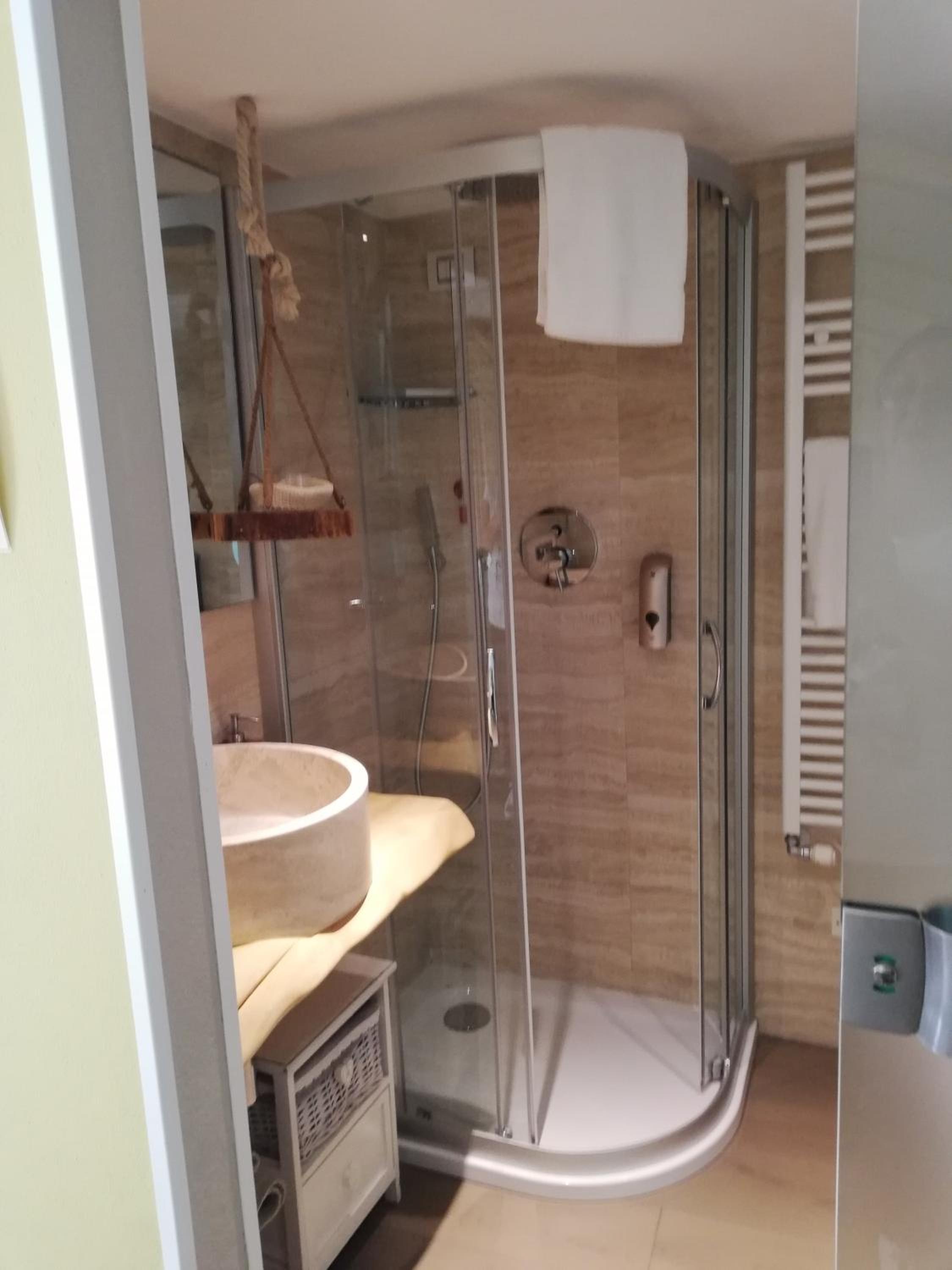 Double Room with Private Bathroom photo 3