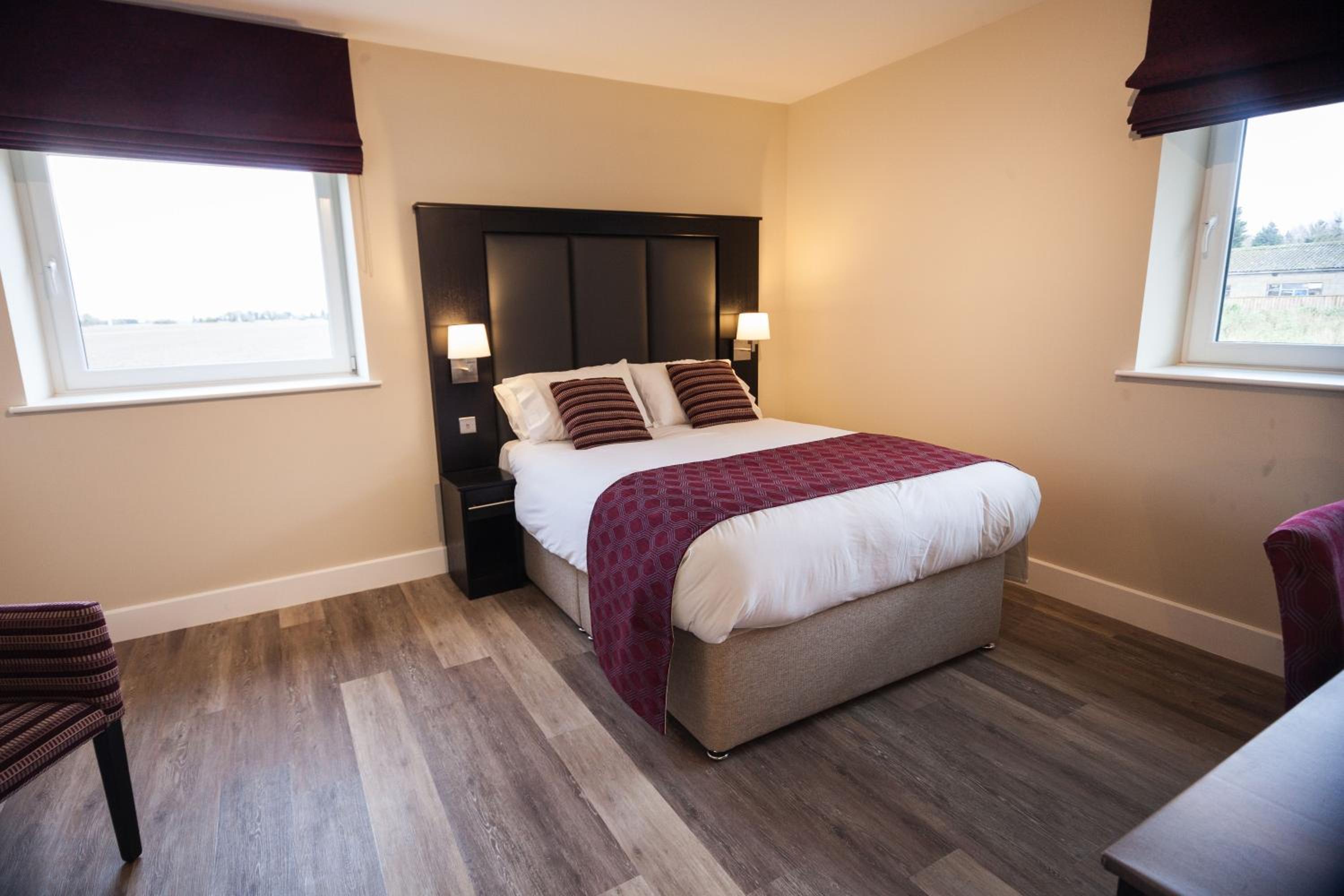 Double Room with Private Bathroom - Photo 1