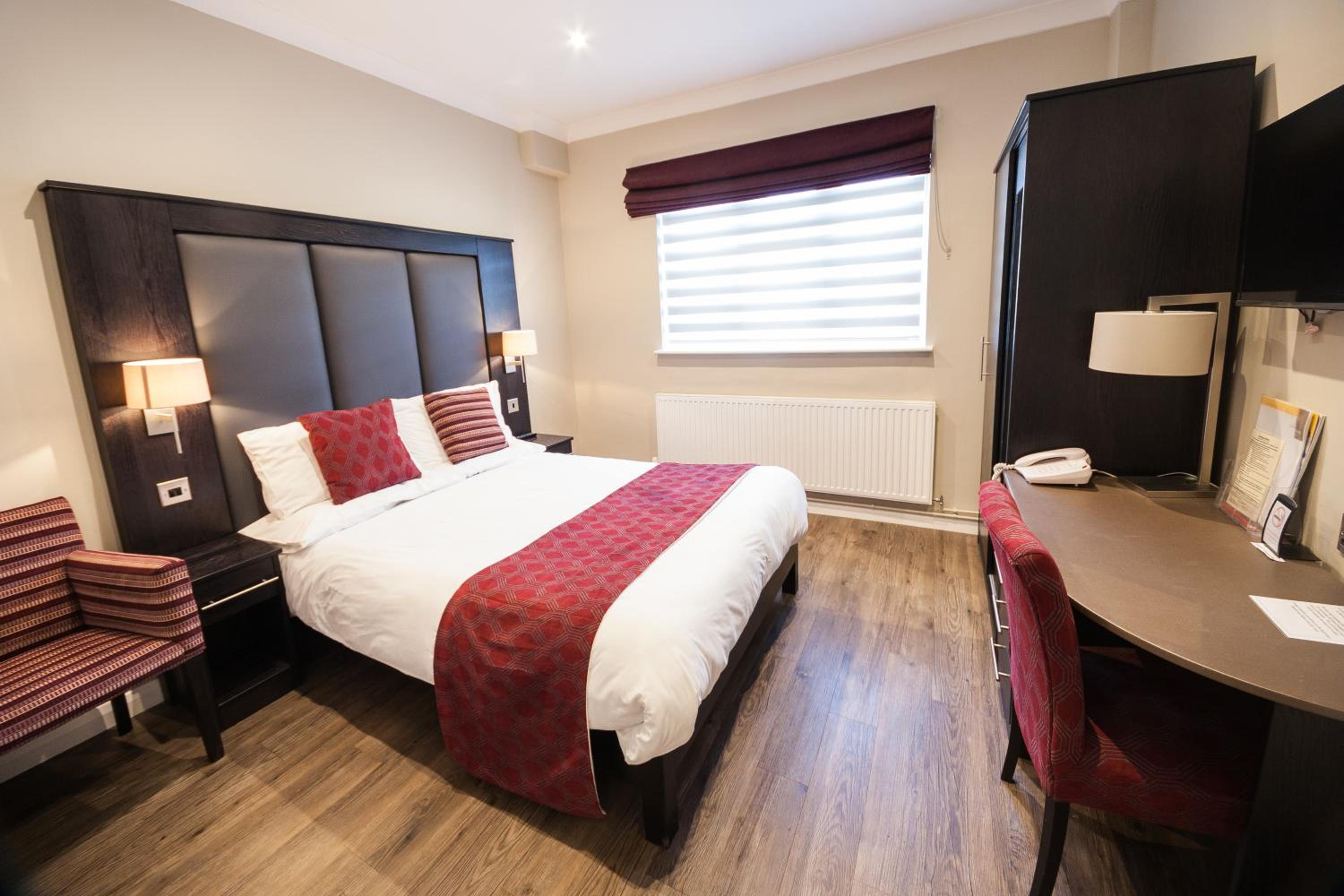 Standard Double Room - Photo 7