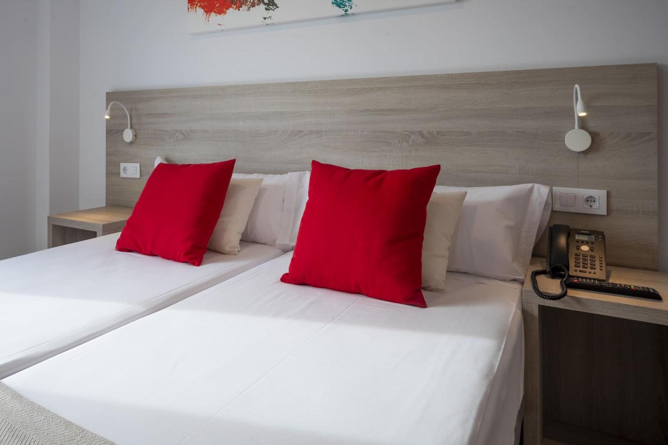 Double or Twin Room - Photo 21