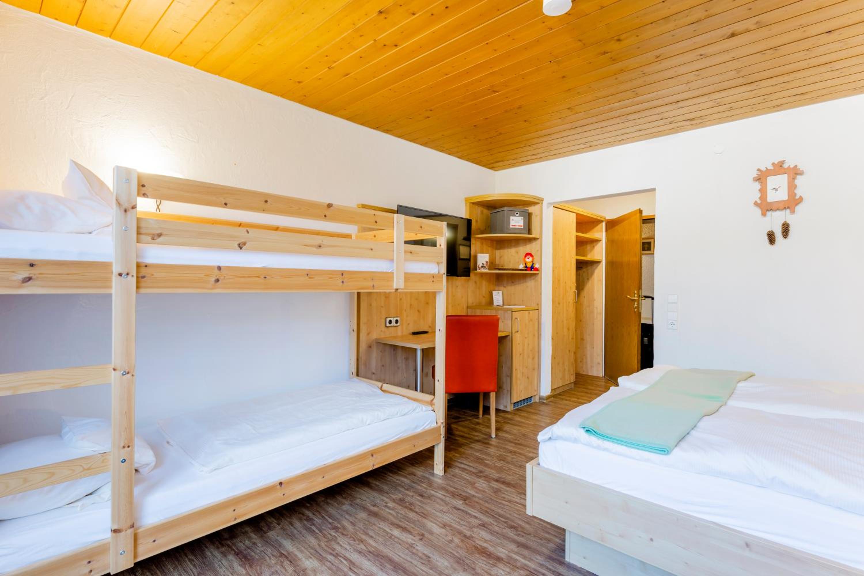 Family Suite - Photo 9
