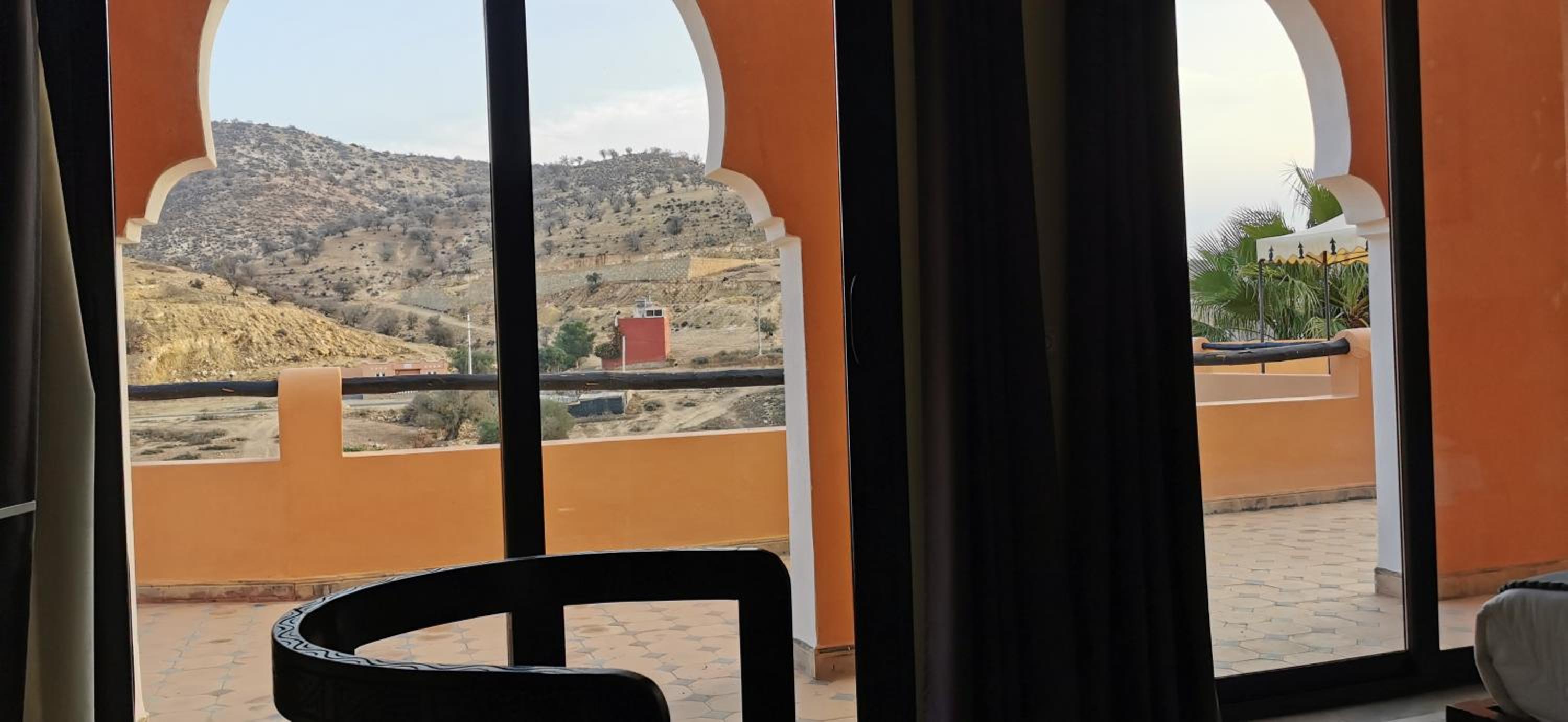 Junior Suite with Pool View - Photo 6