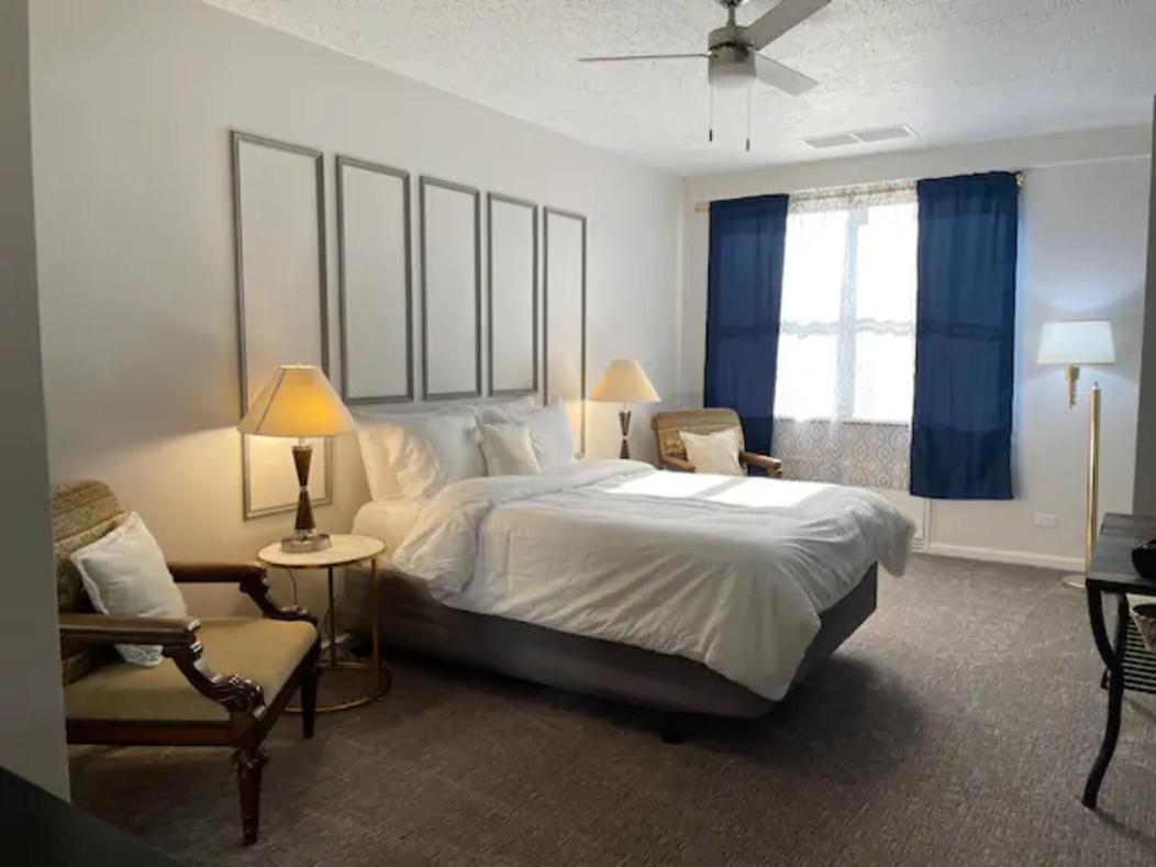 Deluxe Queen Suite