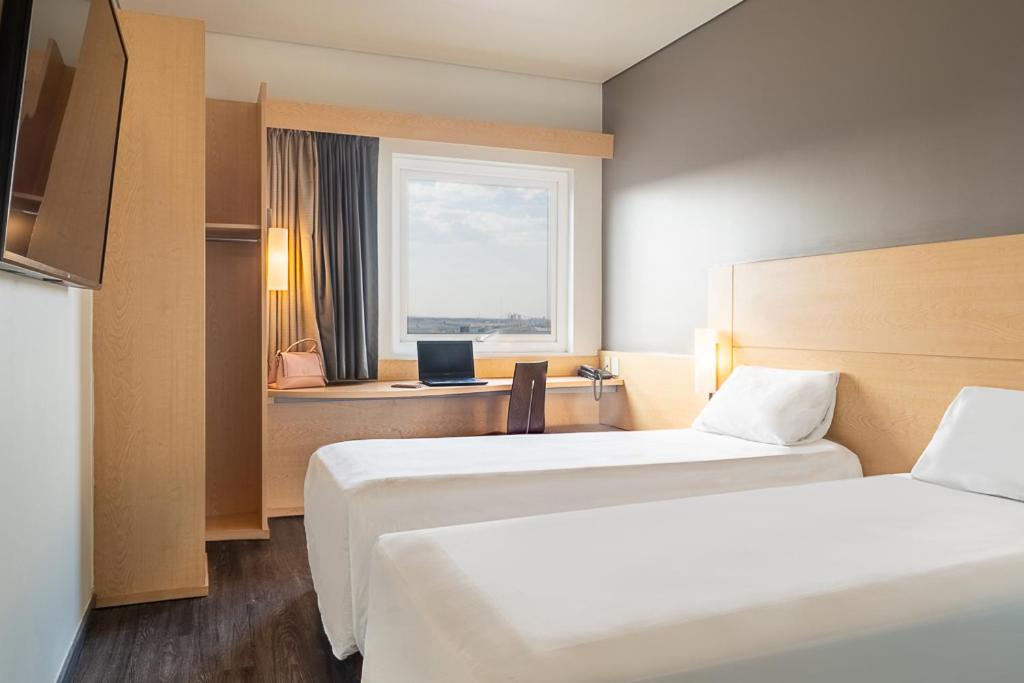 Twin Room - Photo 4