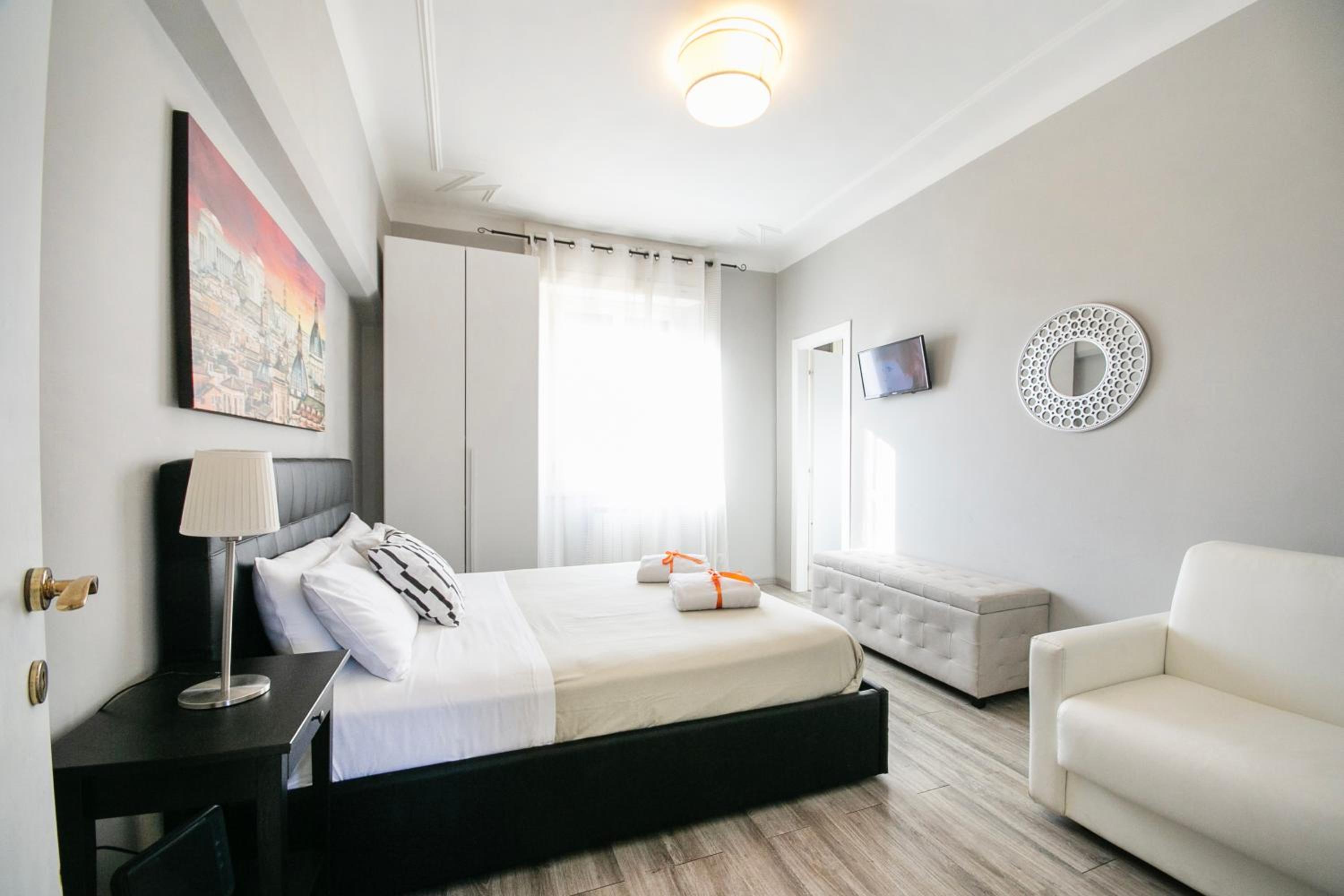 Apartment with Terrace - Via Simone De Saint Bon 25 photo 3