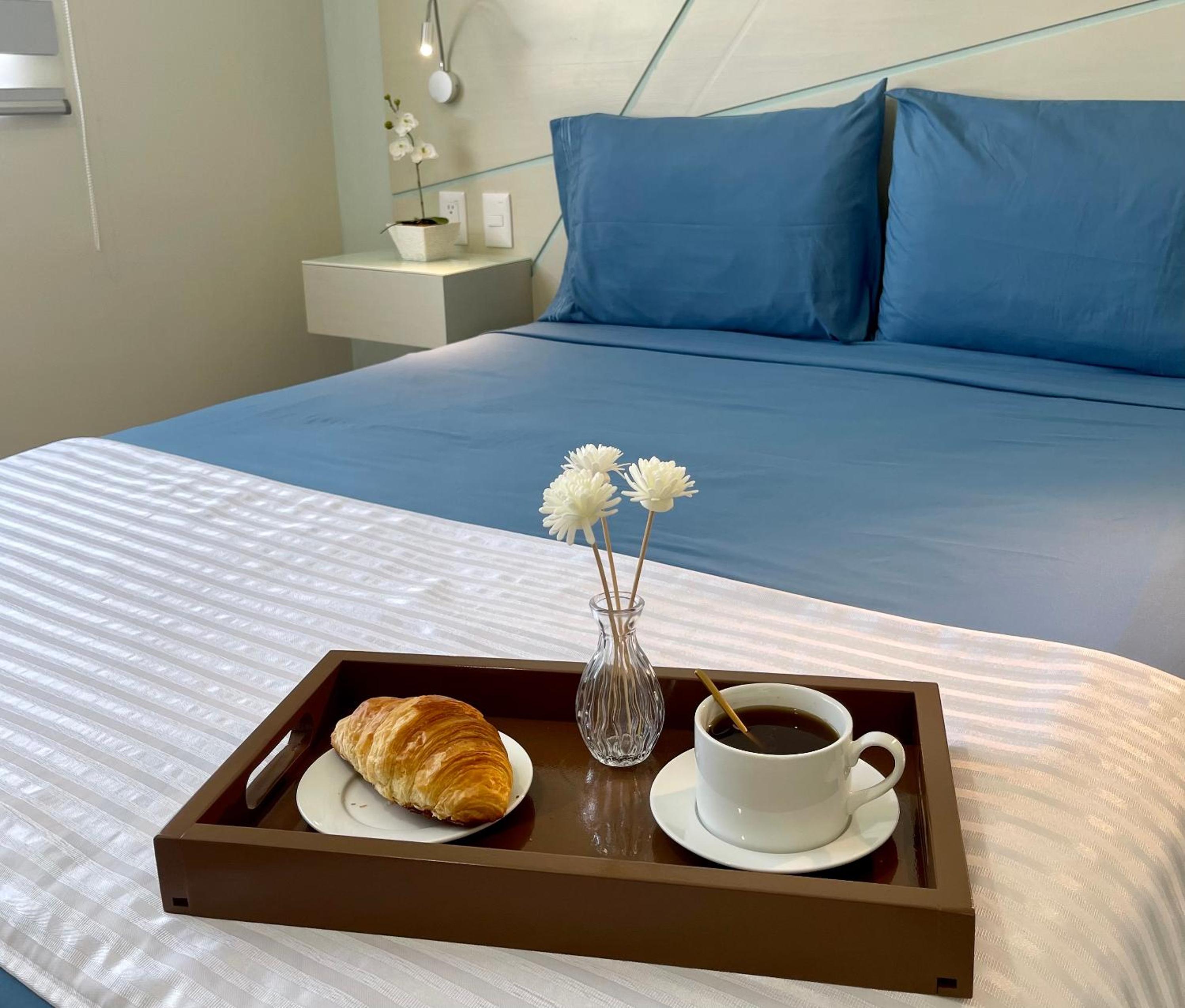 Deluxe Double Room - Photo 18