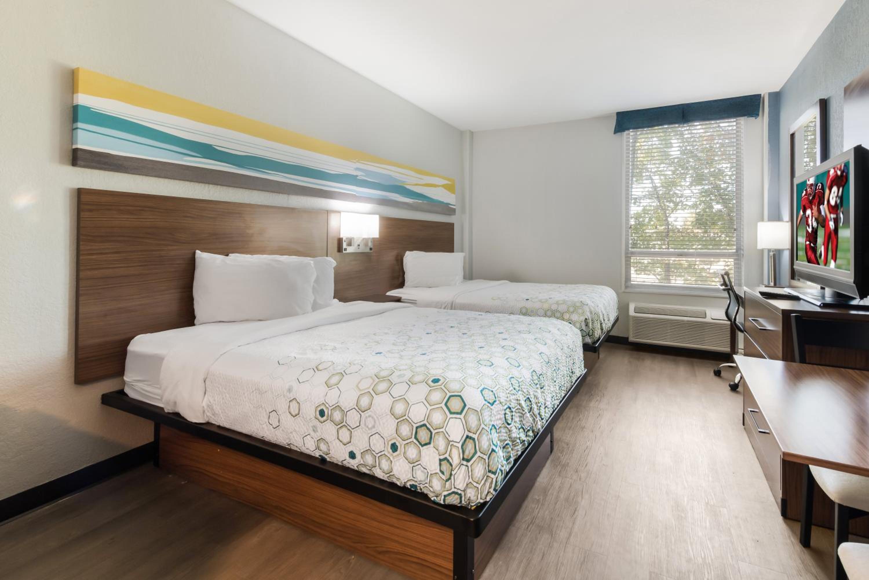 Studio Room with Two Double Beds Non-Smoking - Photo 8