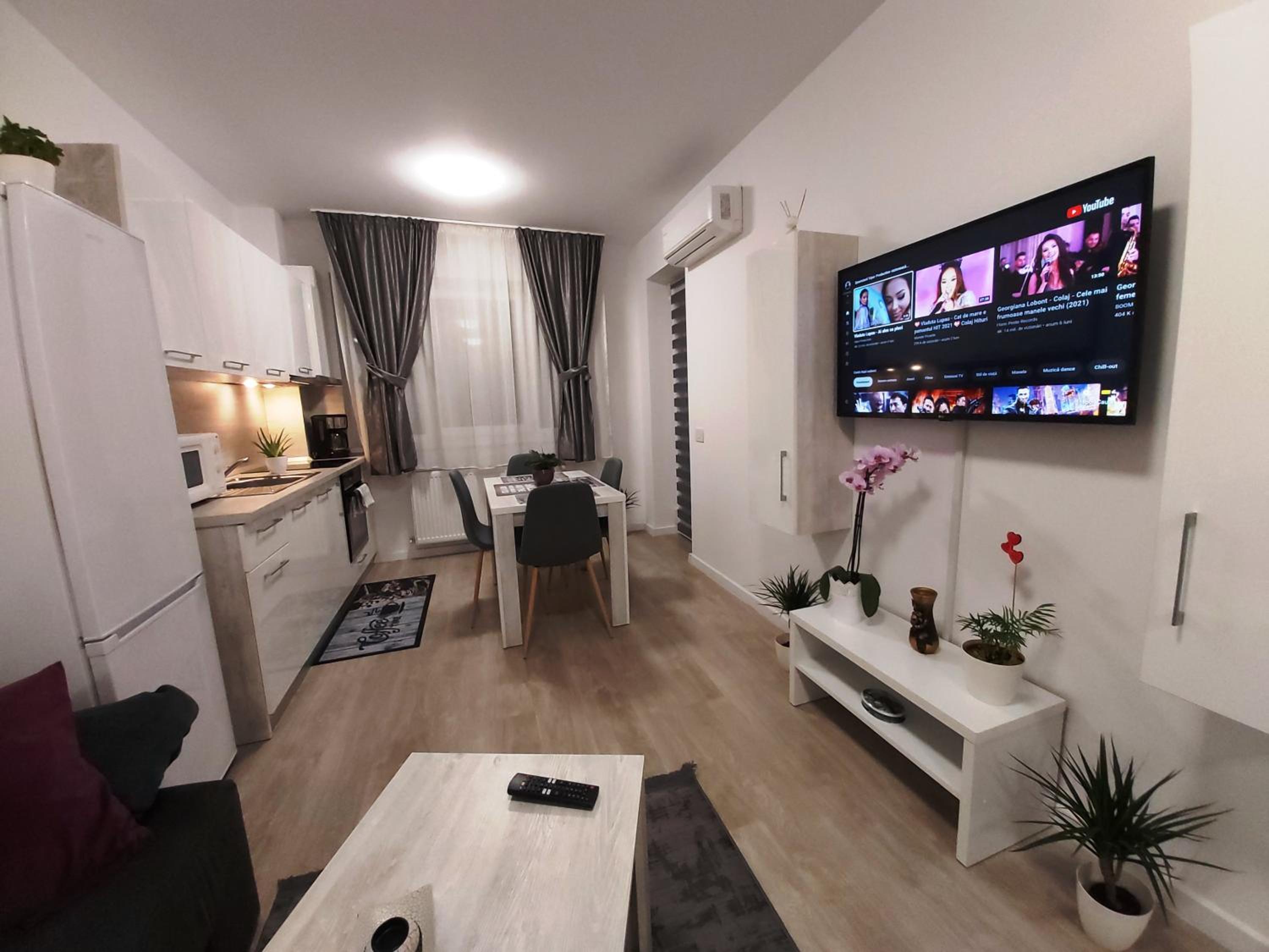 One-Bedroom Apartment - Photo 1