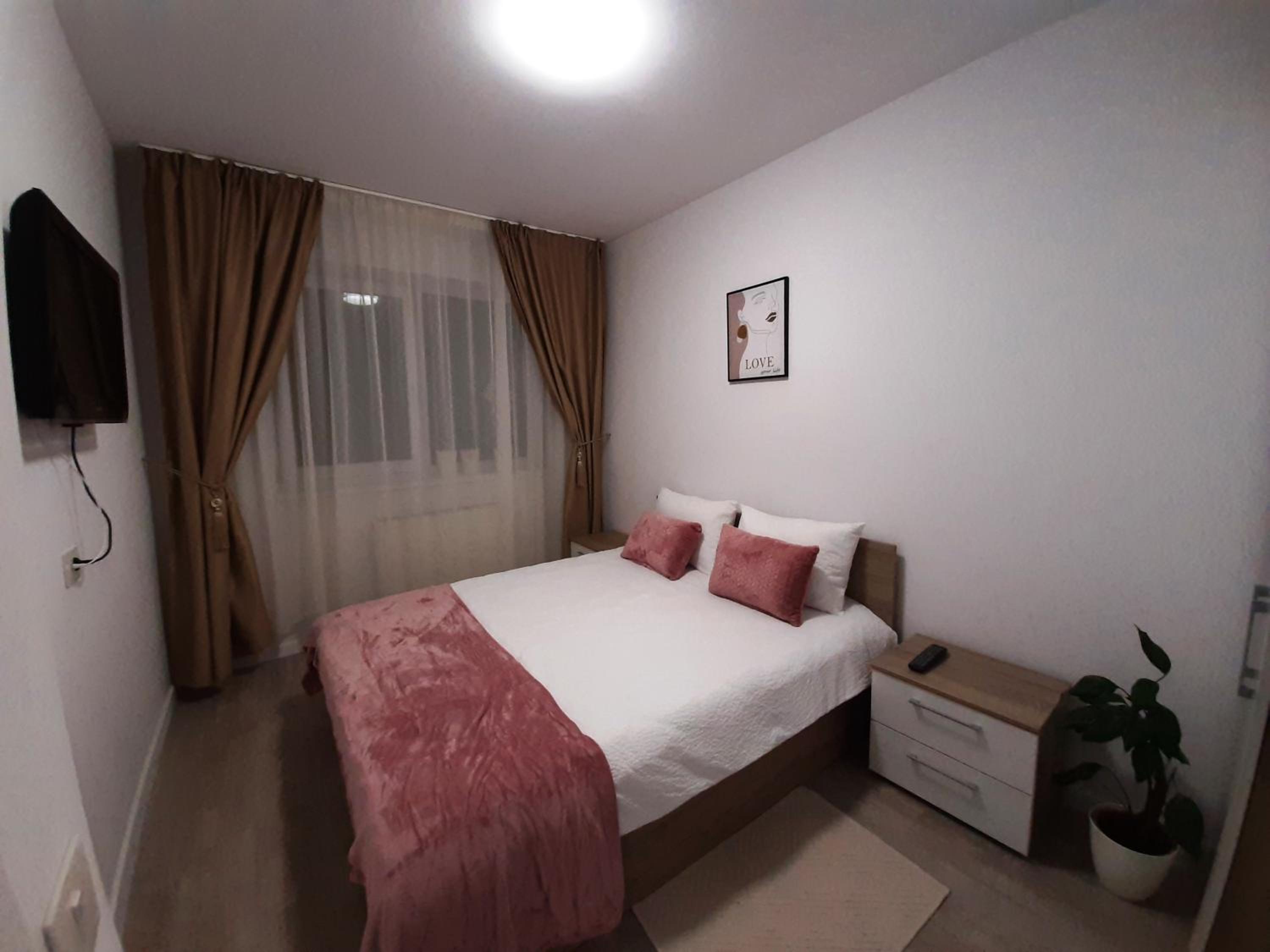 One-Bedroom Apartment - Photo 8