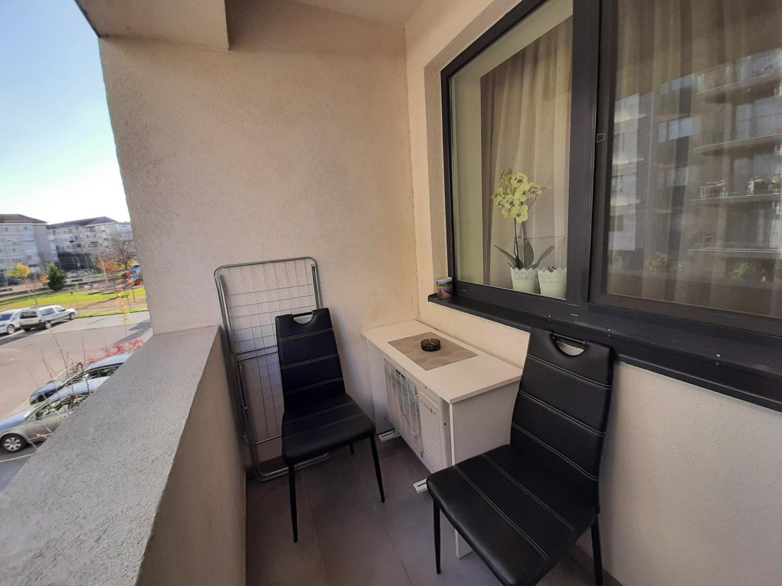 One-Bedroom Apartment - Photo 10