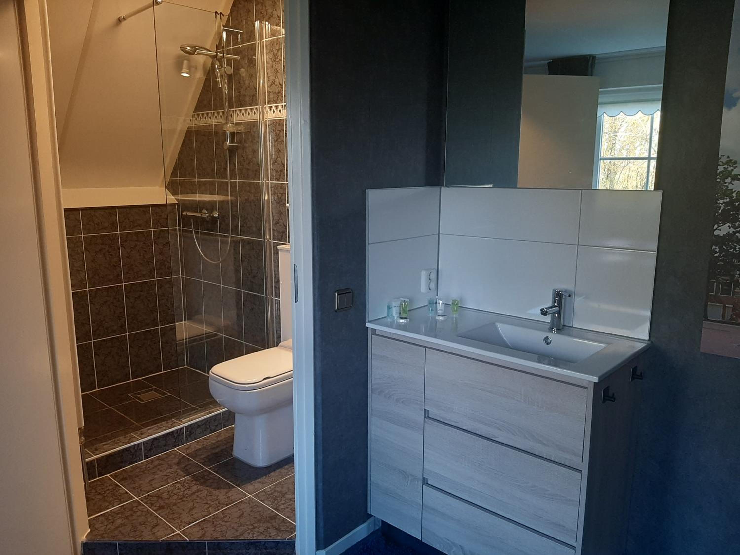 Double Room With Private Bathroom photo 2