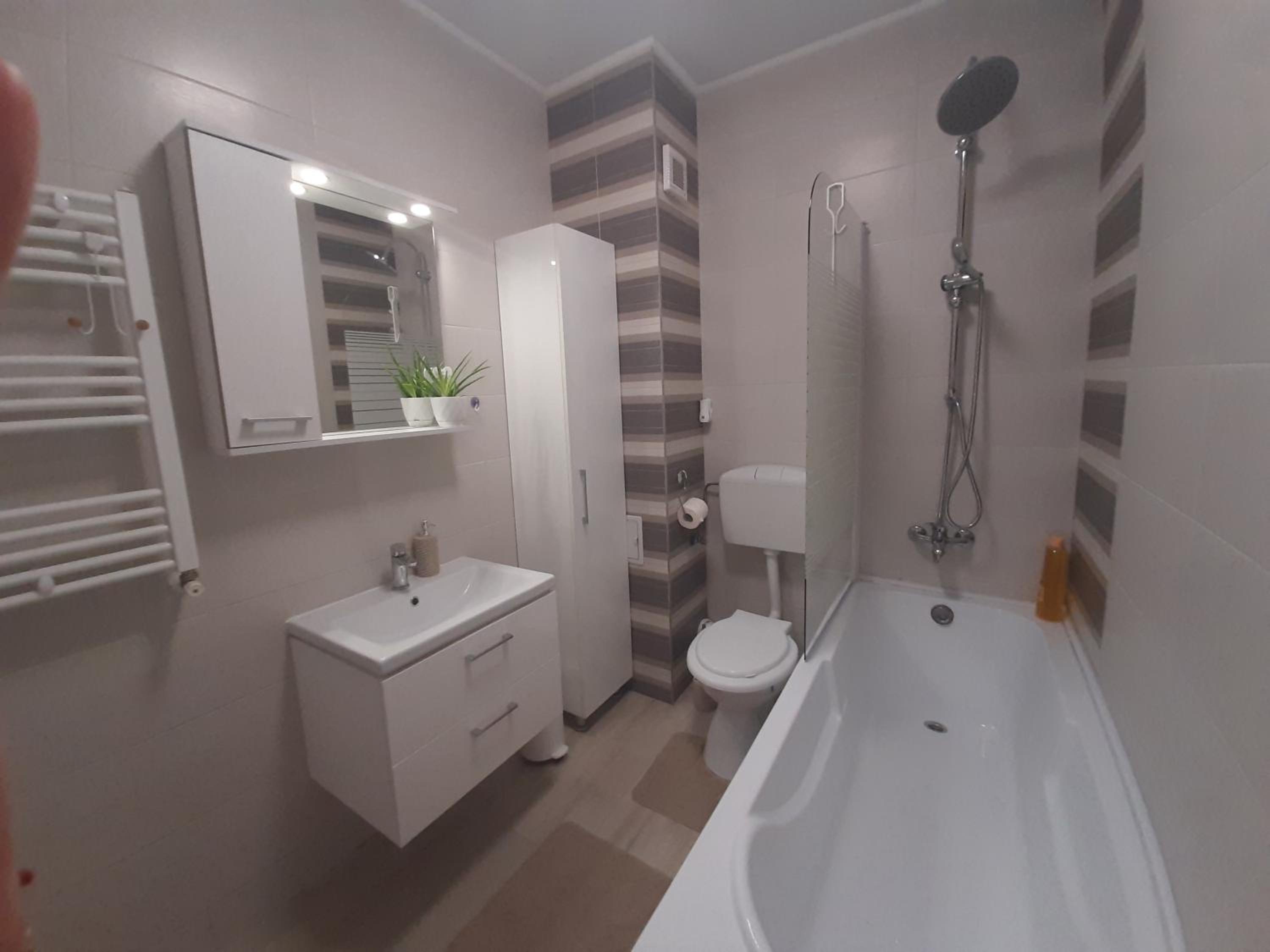 One-Bedroom Apartment - Photo 13