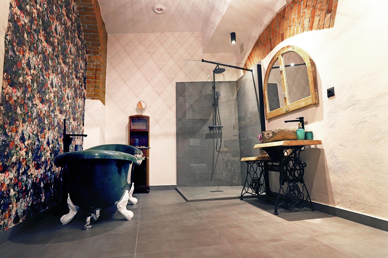 Suite - Photo 4