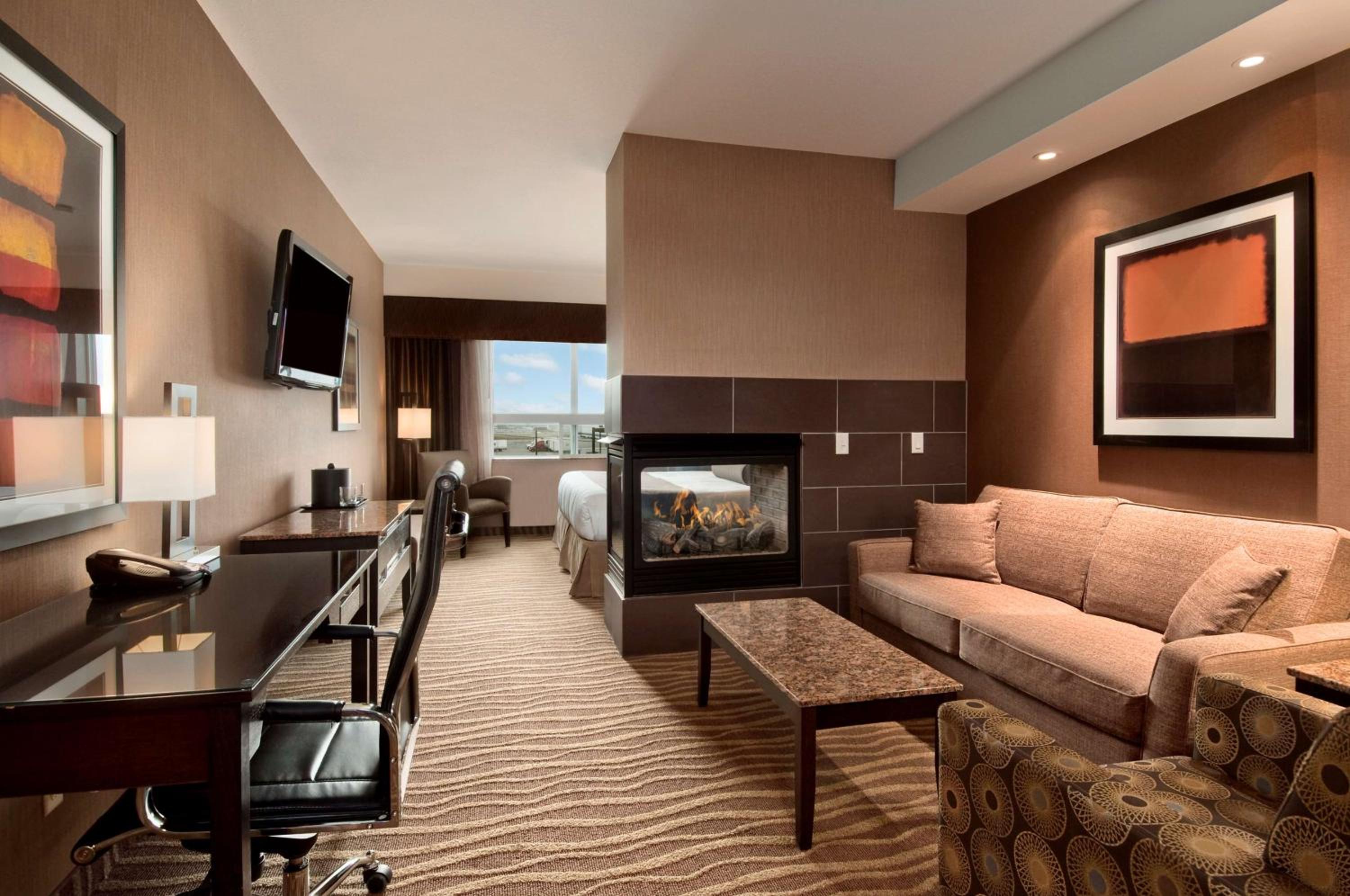 King Suite - Photo 2