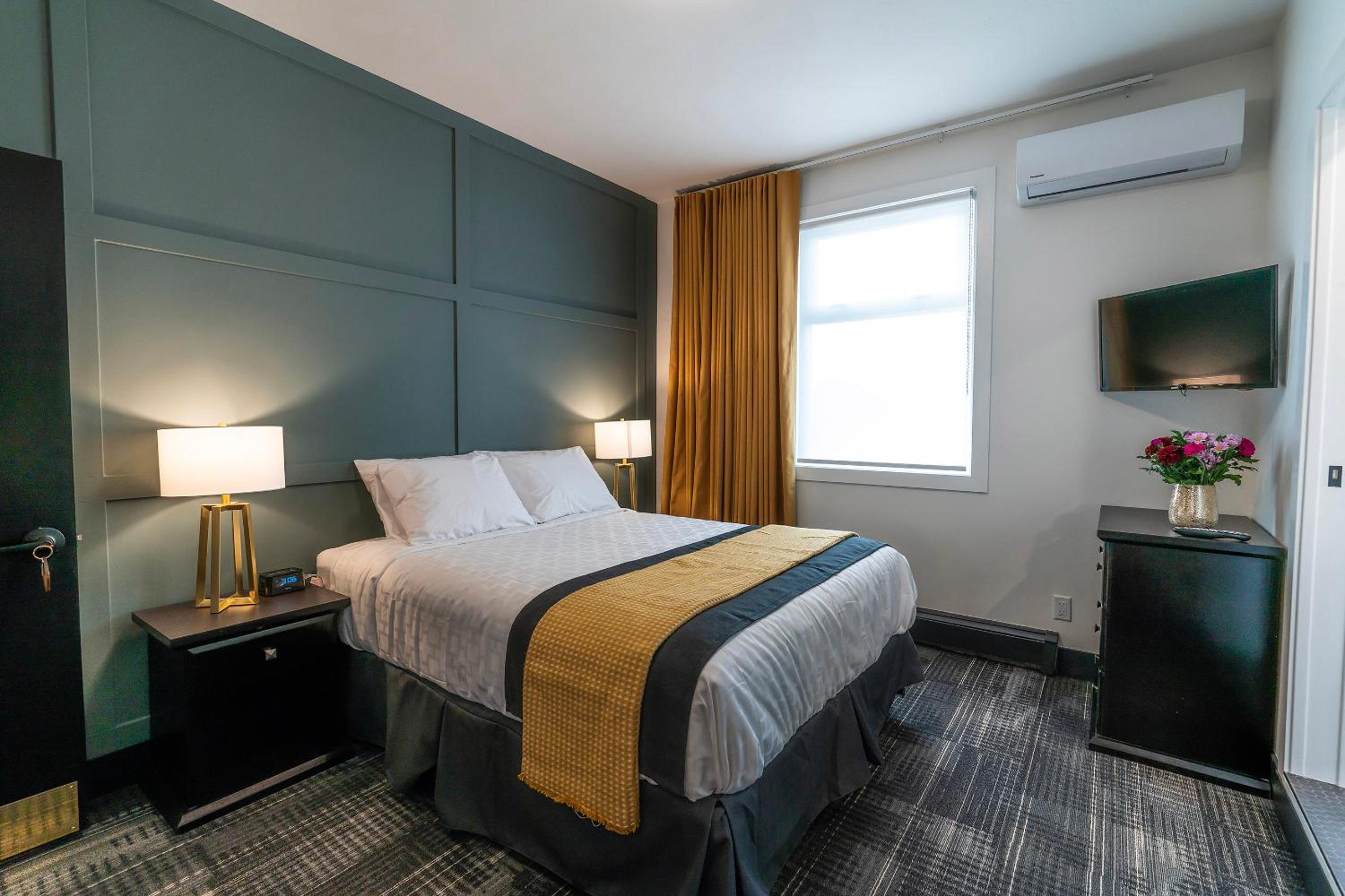 Two-Bedroom Junior Suite (Newly Renovated) - Noisy On Weekend photo 2