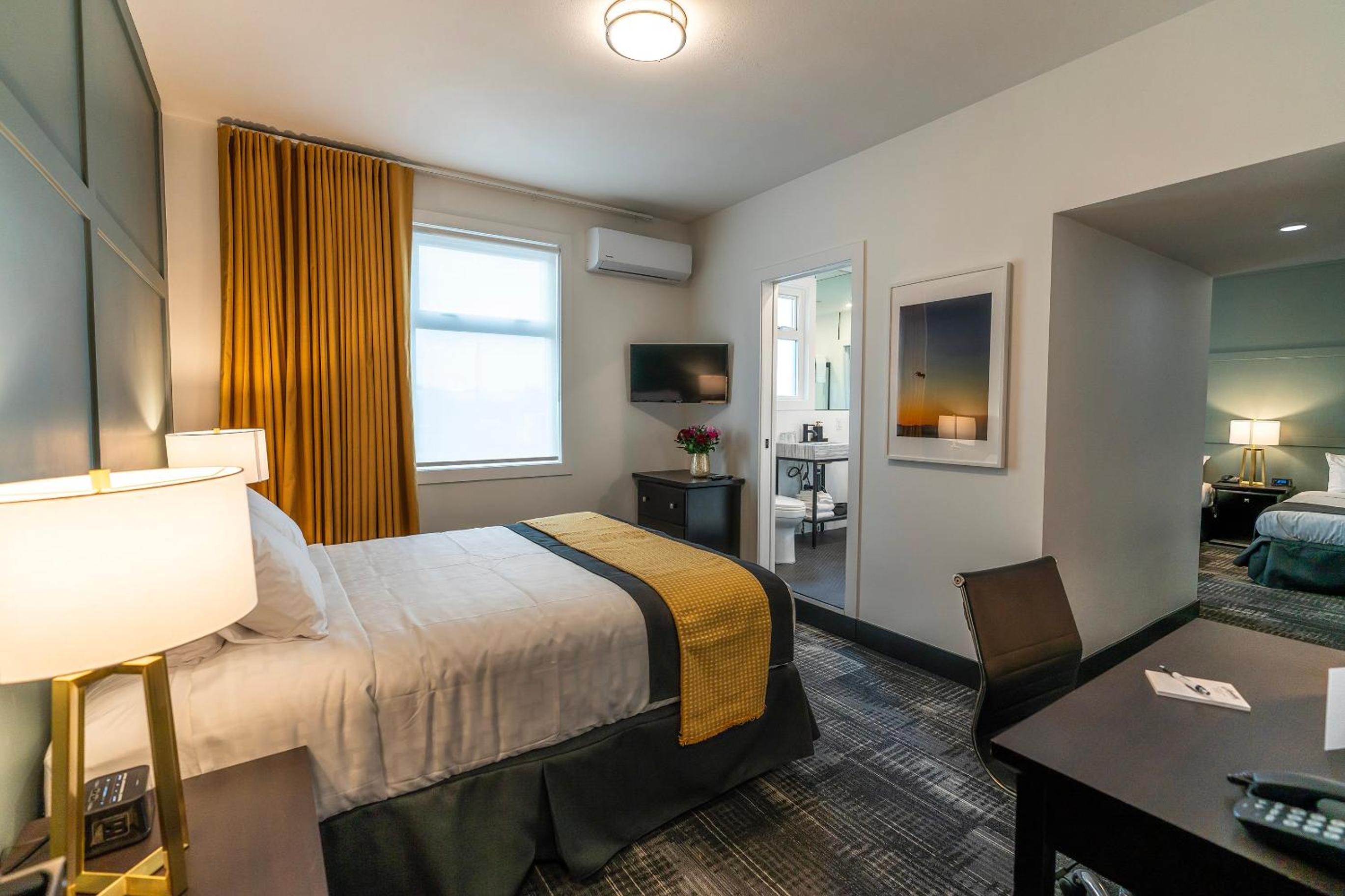 Two-Bedroom Junior Suite (Newly Renovated) - Noisy On Weekend photo 1
