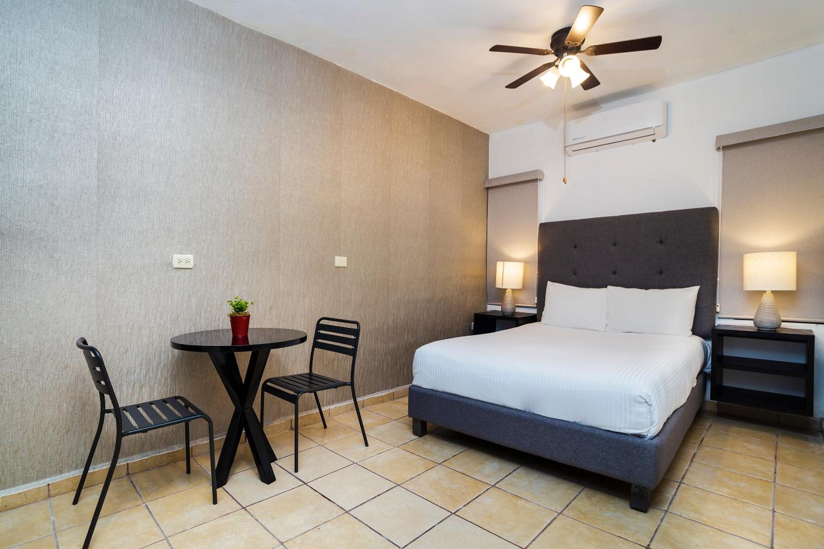Standard Suite - Photo 4
