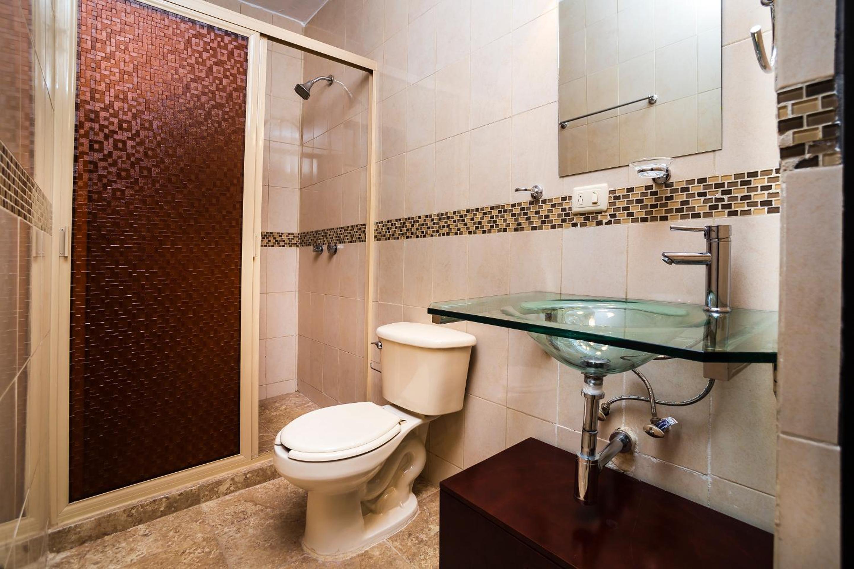 Standard Suite - Photo 3
