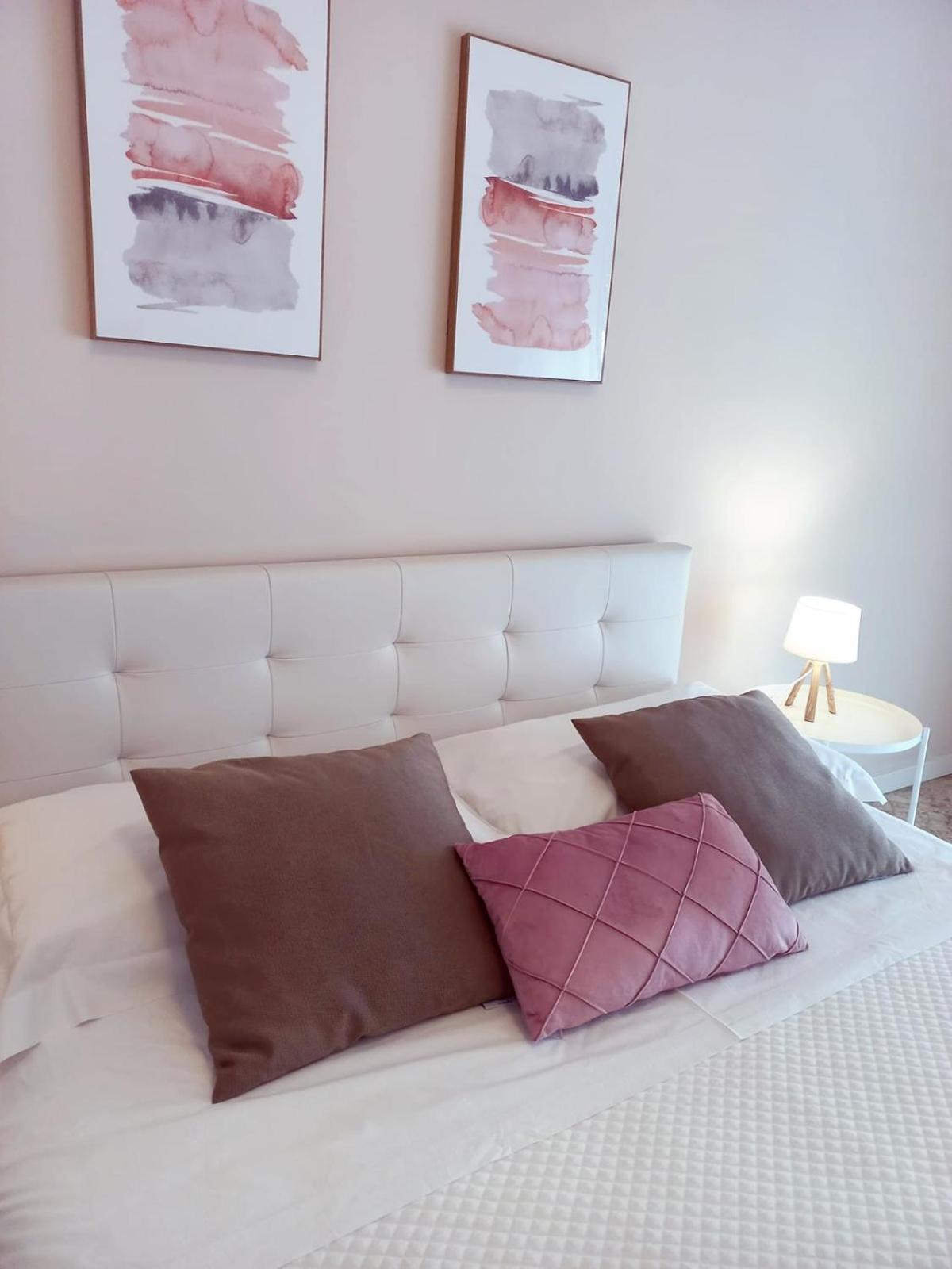 One-Bedroom Apartment - Photo 1
