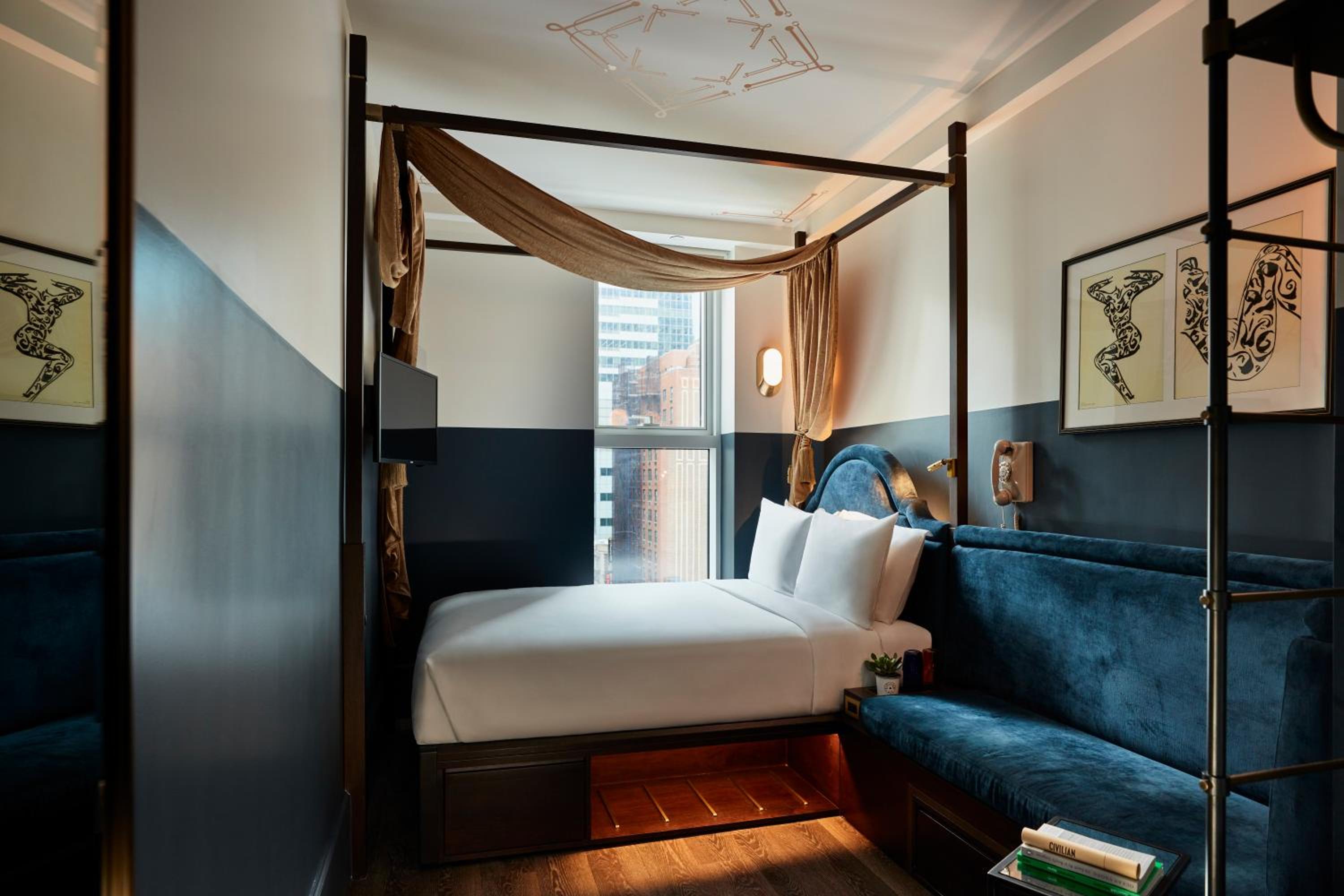 Deluxe Queen Room