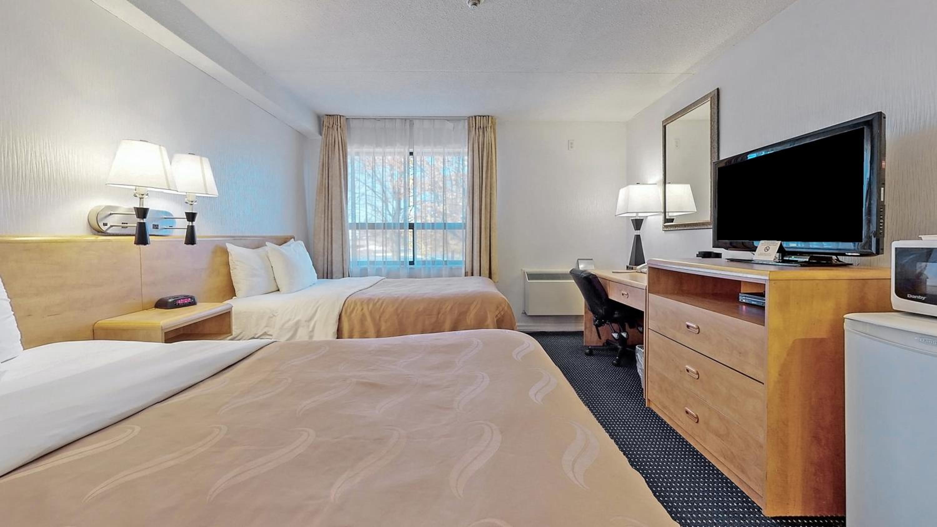 Standard Double Room With Two Double Beds - Non-Smoking - Photo 2