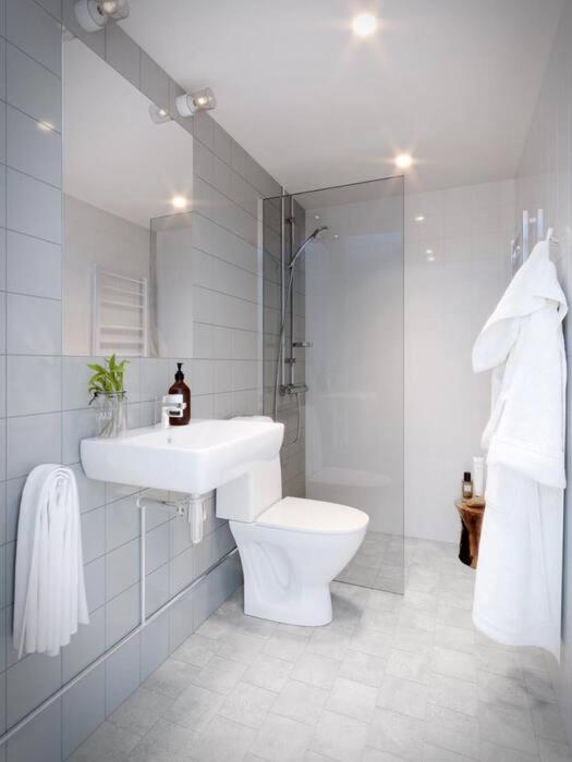 Double Room with Private Bathroom - Photo 4