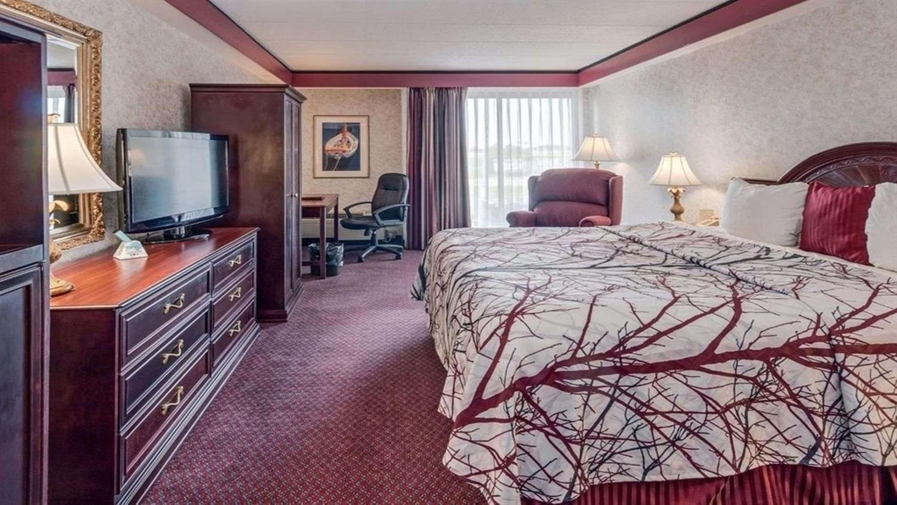 King Room with Roll-in Shower - Disability Access/Non-Smoking photo 2
