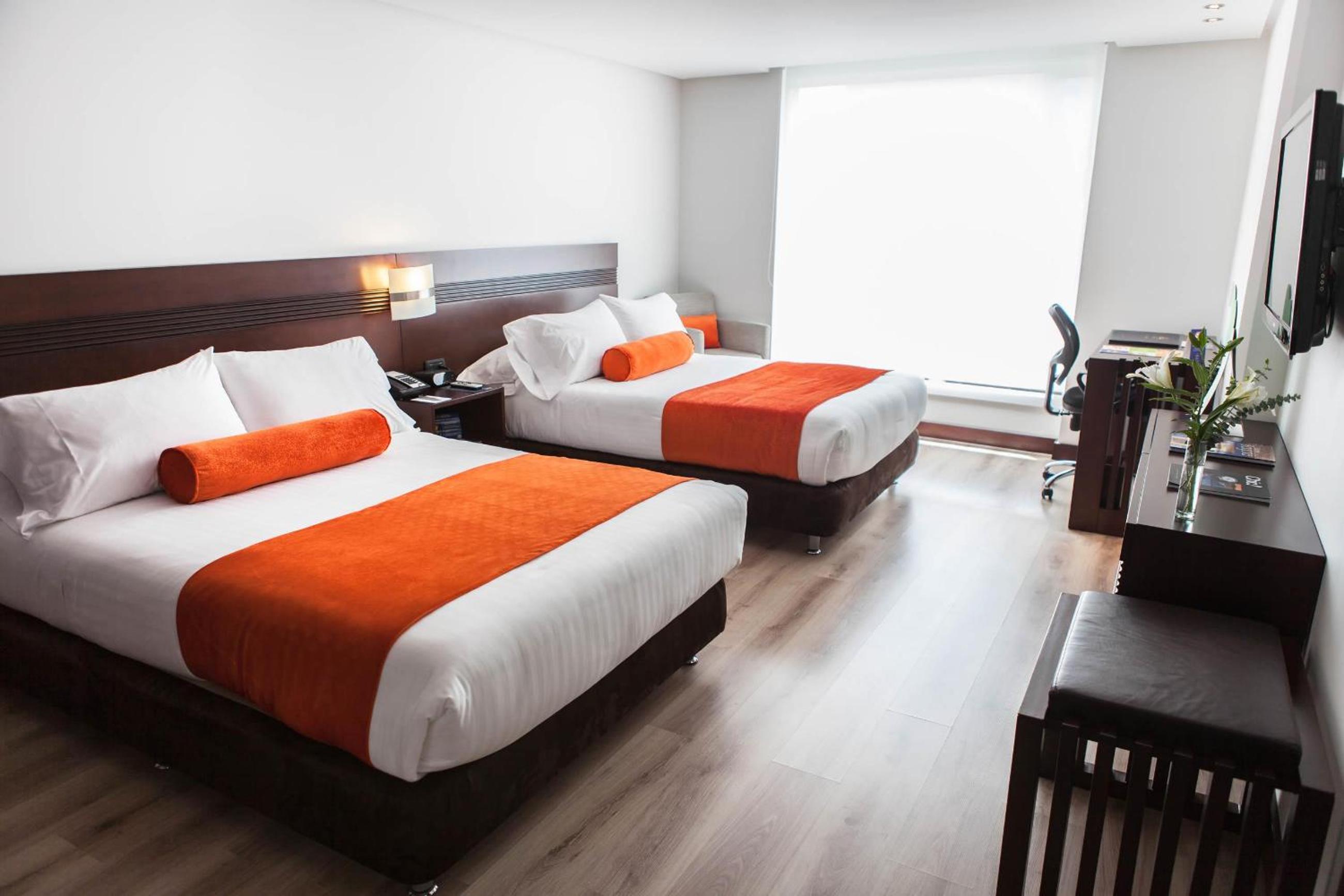 Room with Two Single Beds - Photo 1