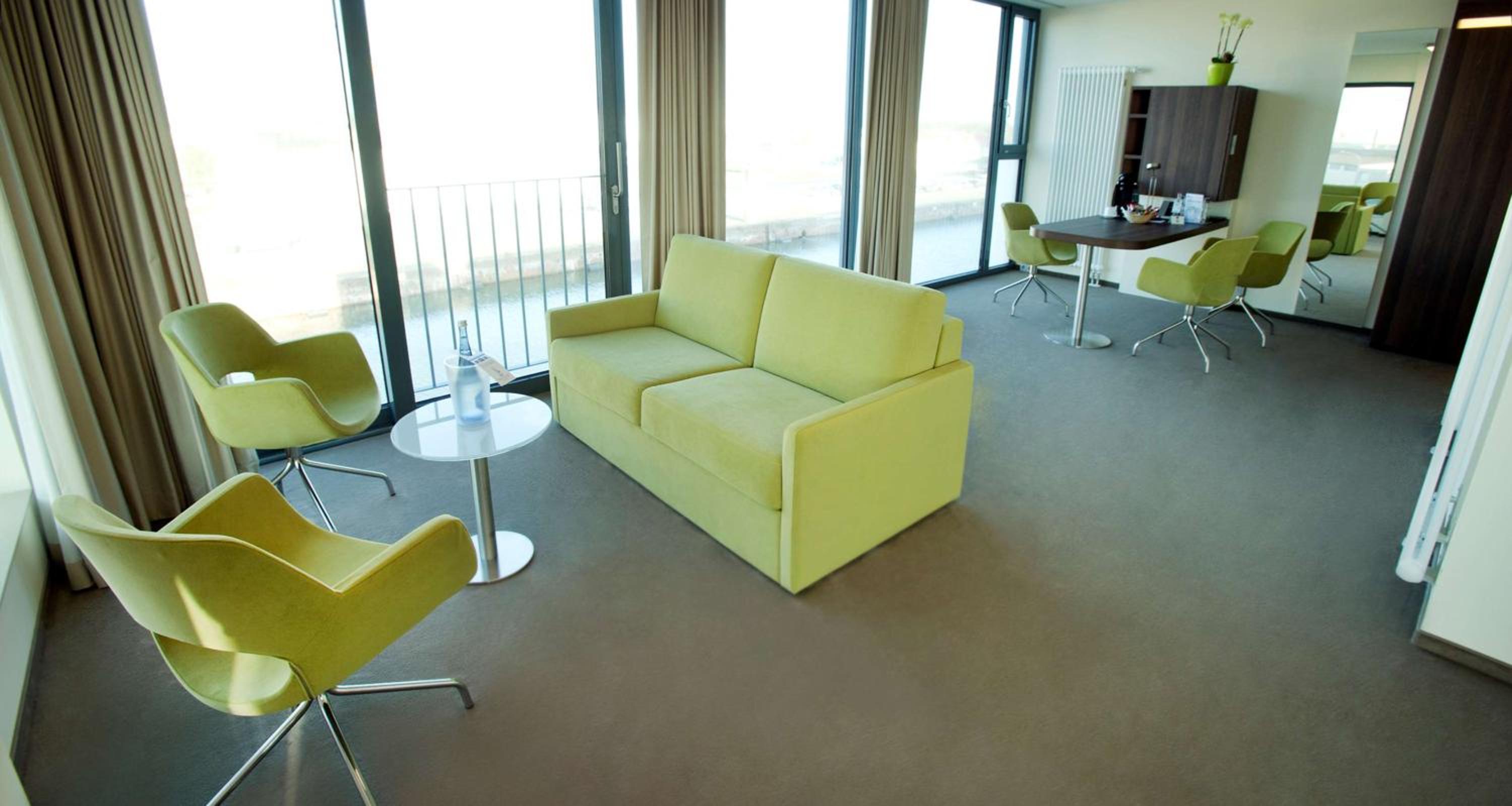 Twin Suite with Sofa Bed and Harbor View photo 1