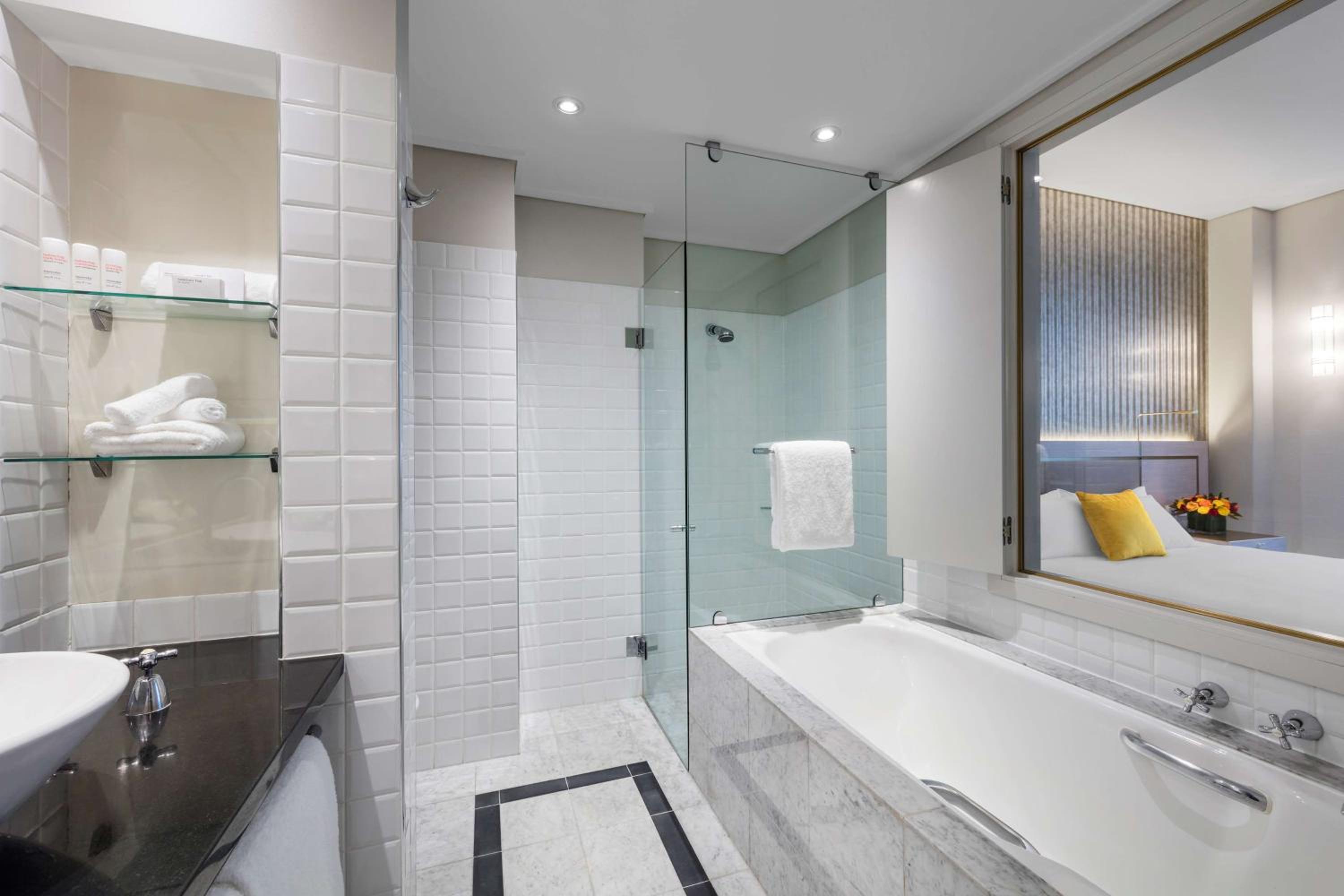 Premier Twin Room - Photo 9