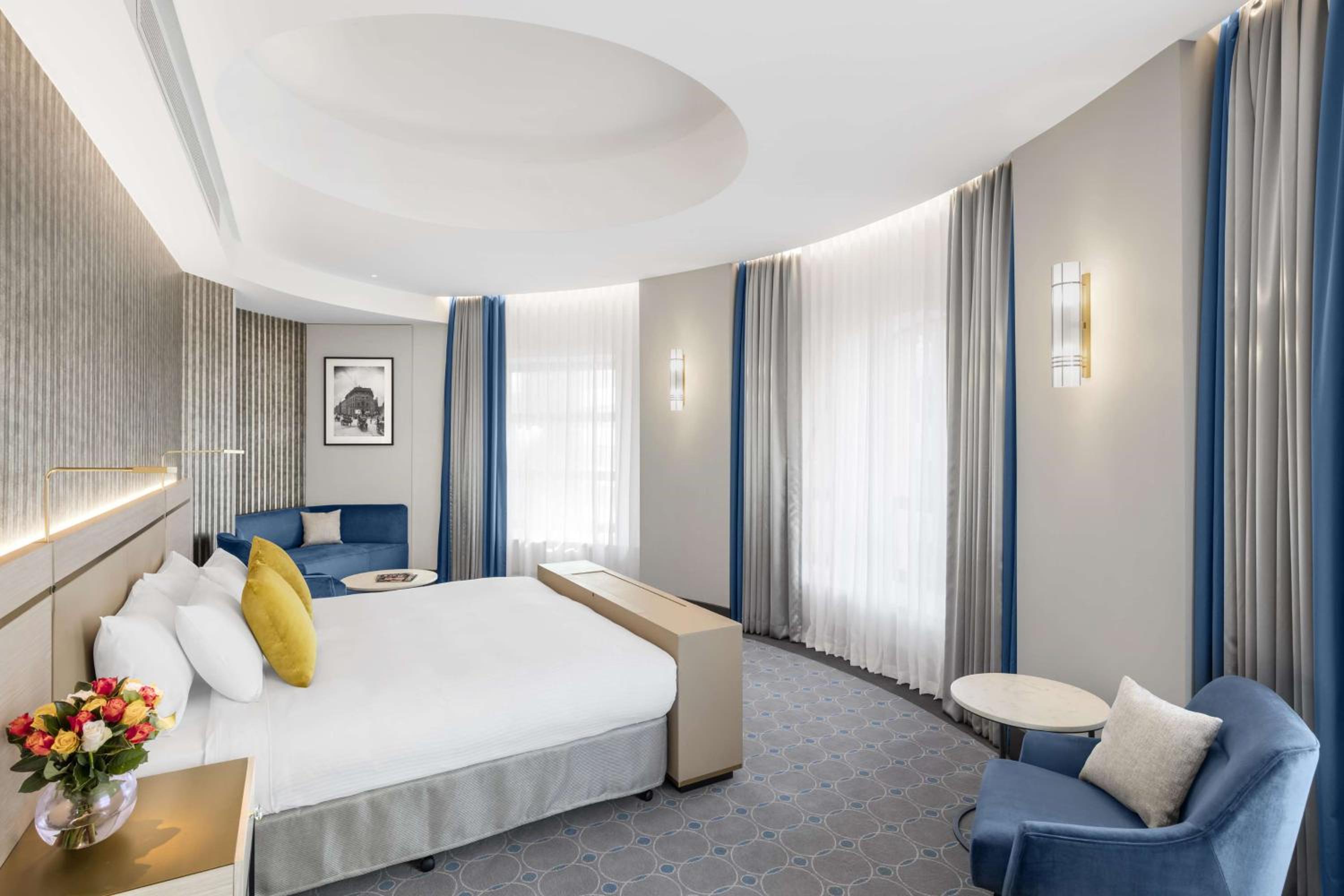Paradox Executive Suite - Photo 6