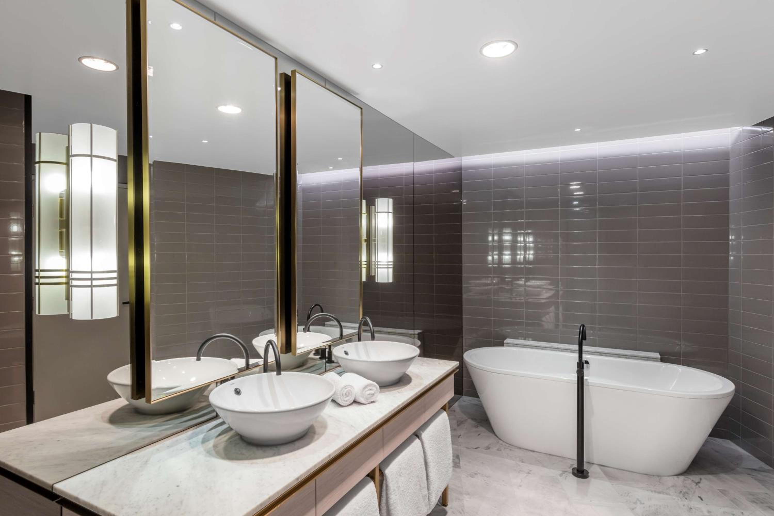 Paradox Executive Suite - Photo 3