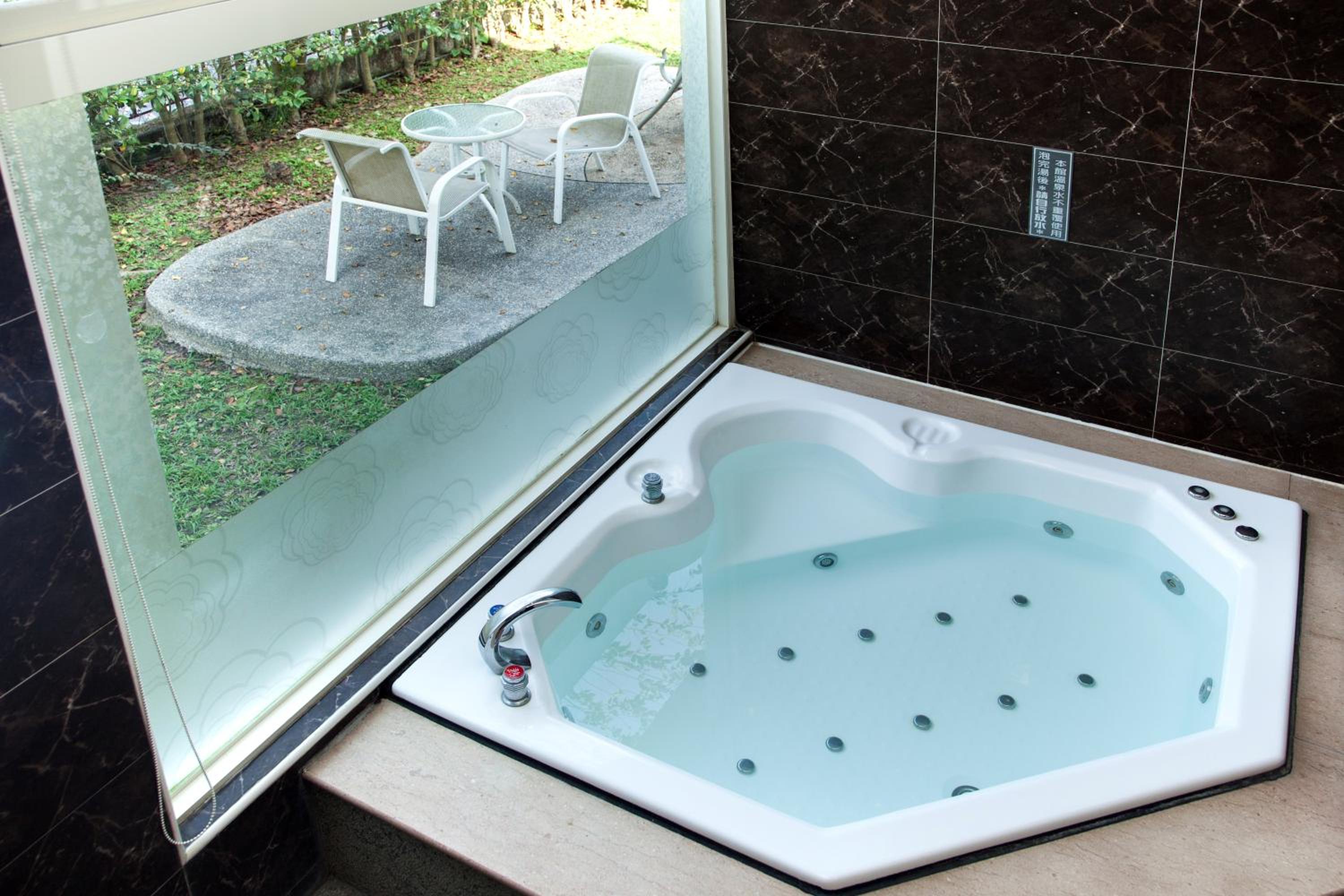 Quadruple Room with Bath photo 3
