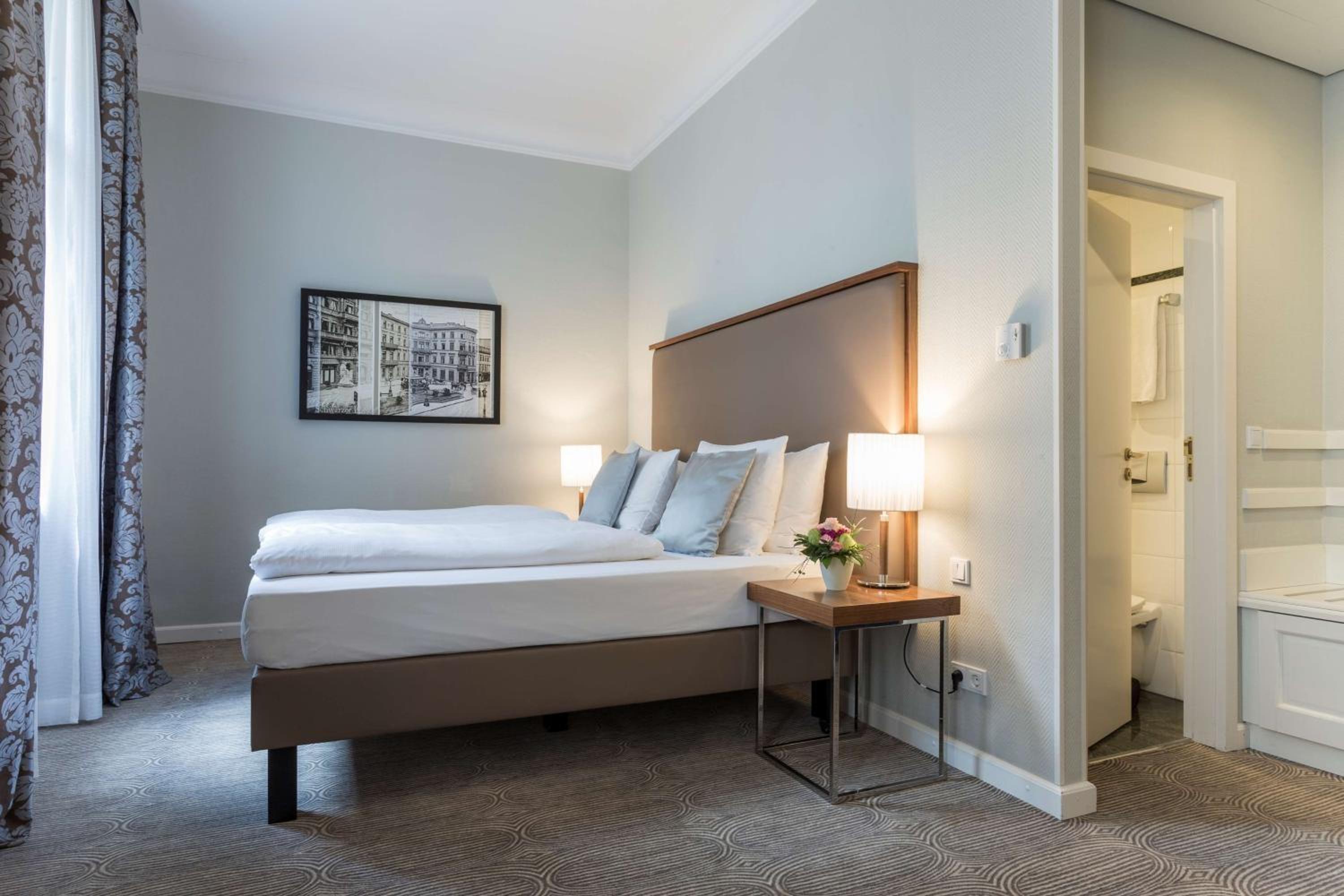 Standard Room - Photo 1