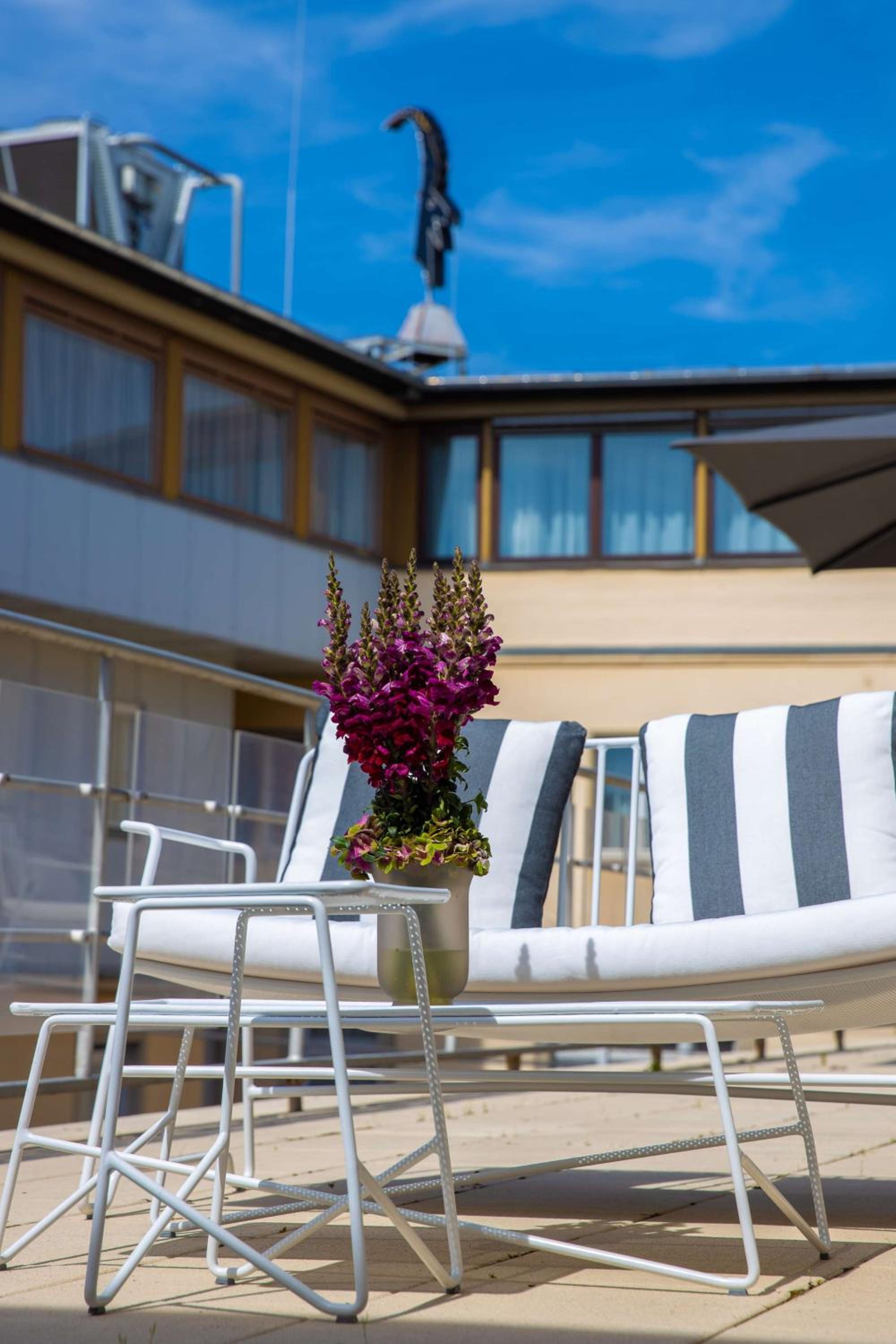 Superior Room with Balcony - Photo 15