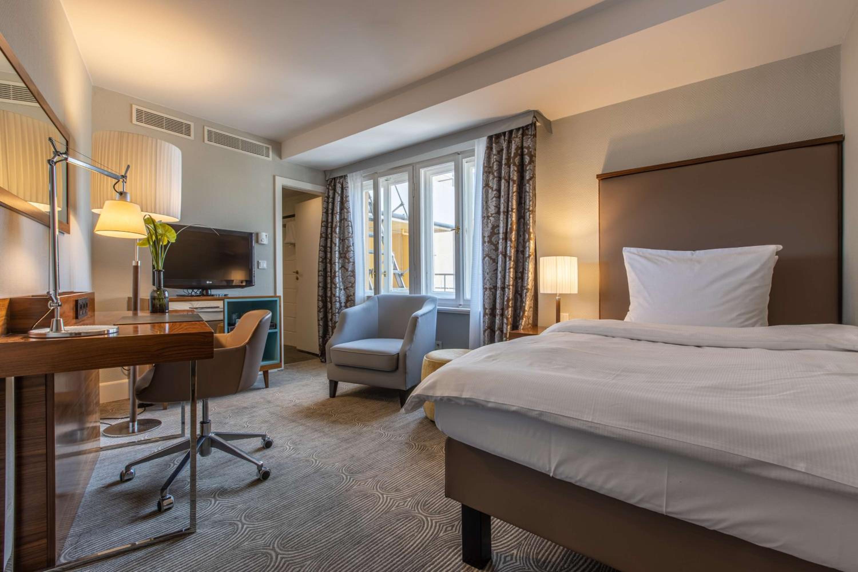 Superior Room with Balcony - Photo 1