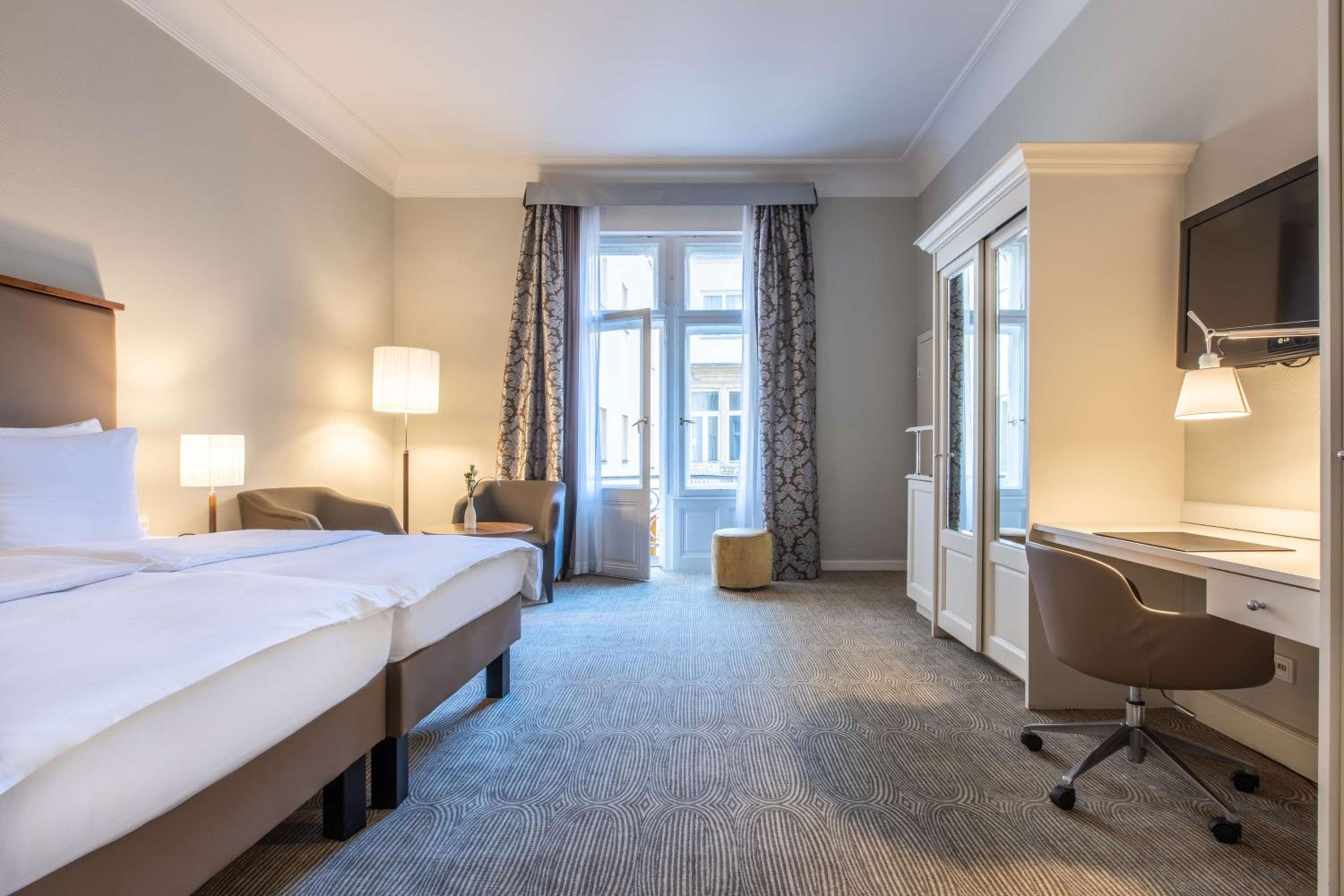 Premium Room - Photo 7
