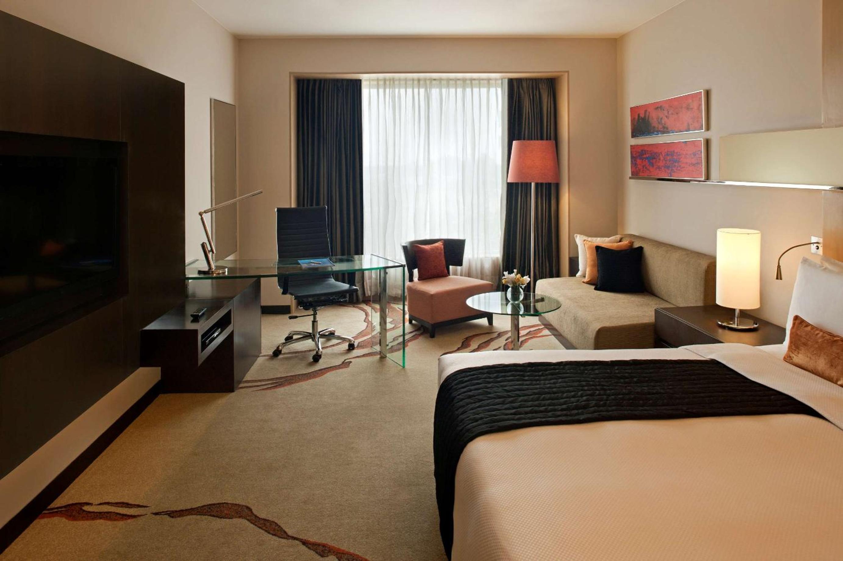 Business Class Room with 10% Discount on Food & Soft Beverages, Happy Hours 1+1 on IMFL Drinks (16:00-18:00 Hrs) at Proof Patio Bar - Photo 1