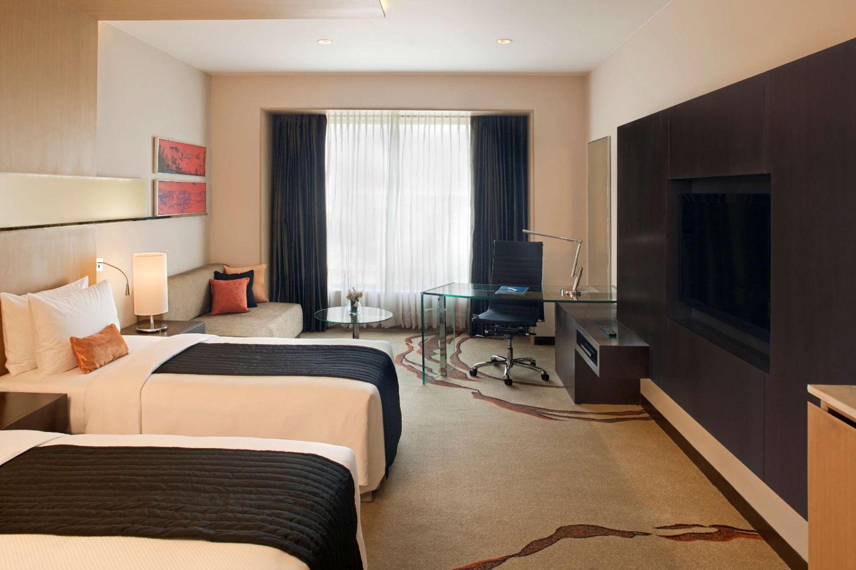 Business Class Room with 10% Discount on Food & Soft Beverages, Happy Hours 1+1 on IMFL Drinks (16:00-18:00 Hrs) at Proof Patio Bar - Photo 3
