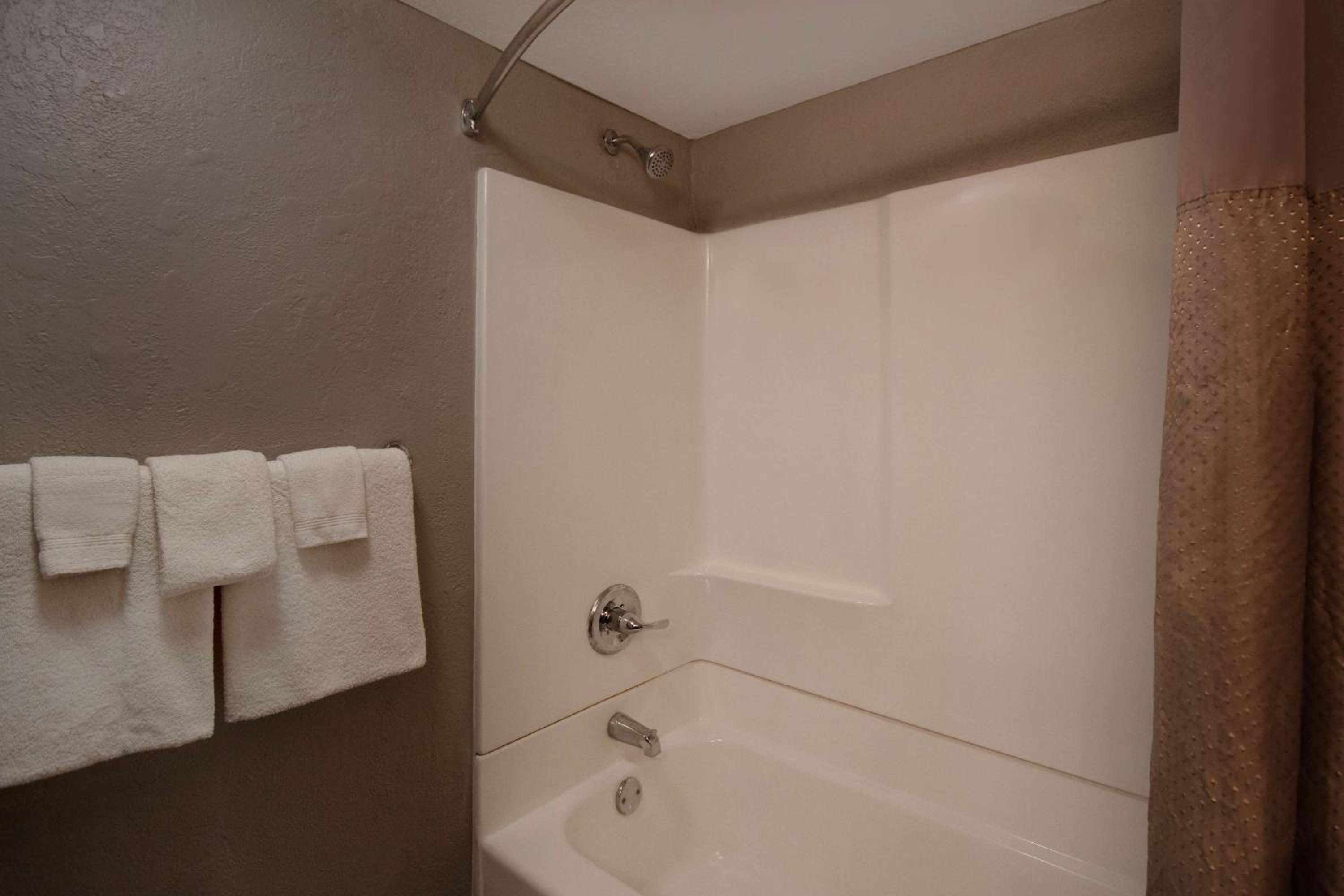 Deluxe King Room photo 2