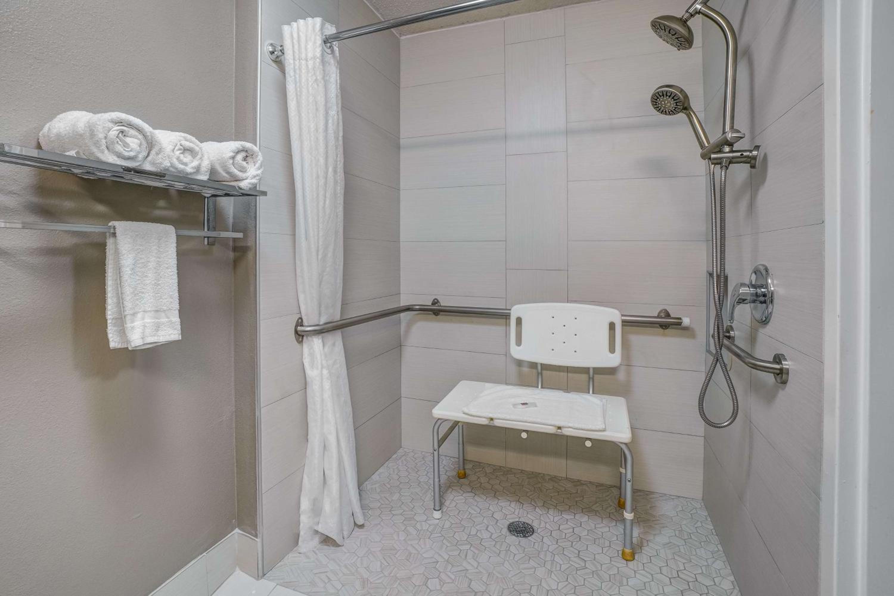 Double Room - Disability Access - Roll In Shower photo 3