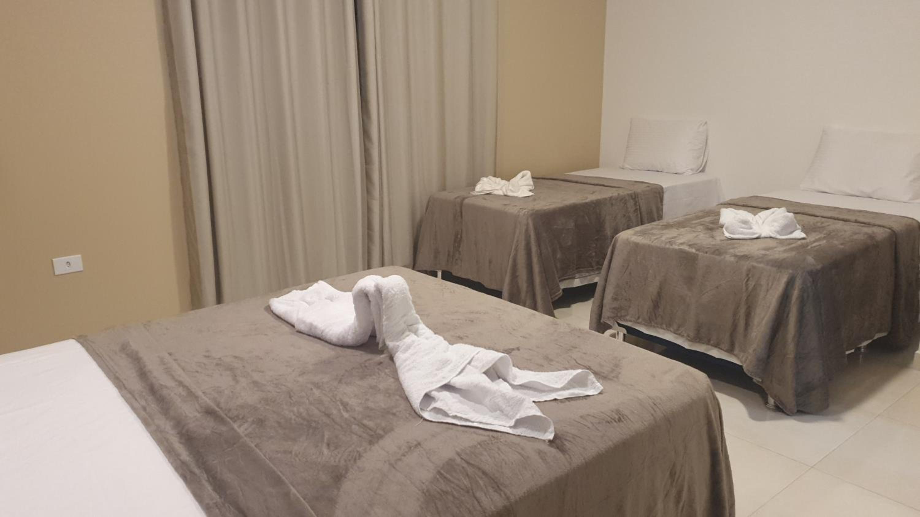 Quadruple Room - Photo 2