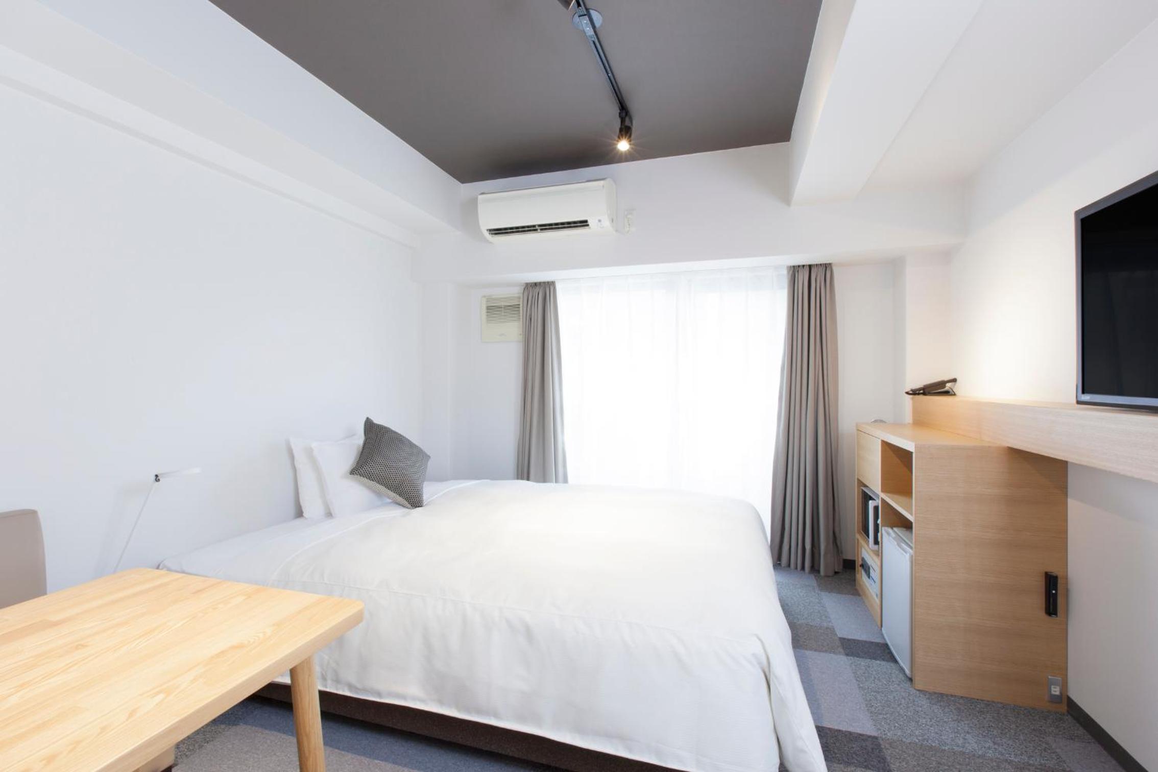 Standard Double Room with Microwaves - Non-Smoking