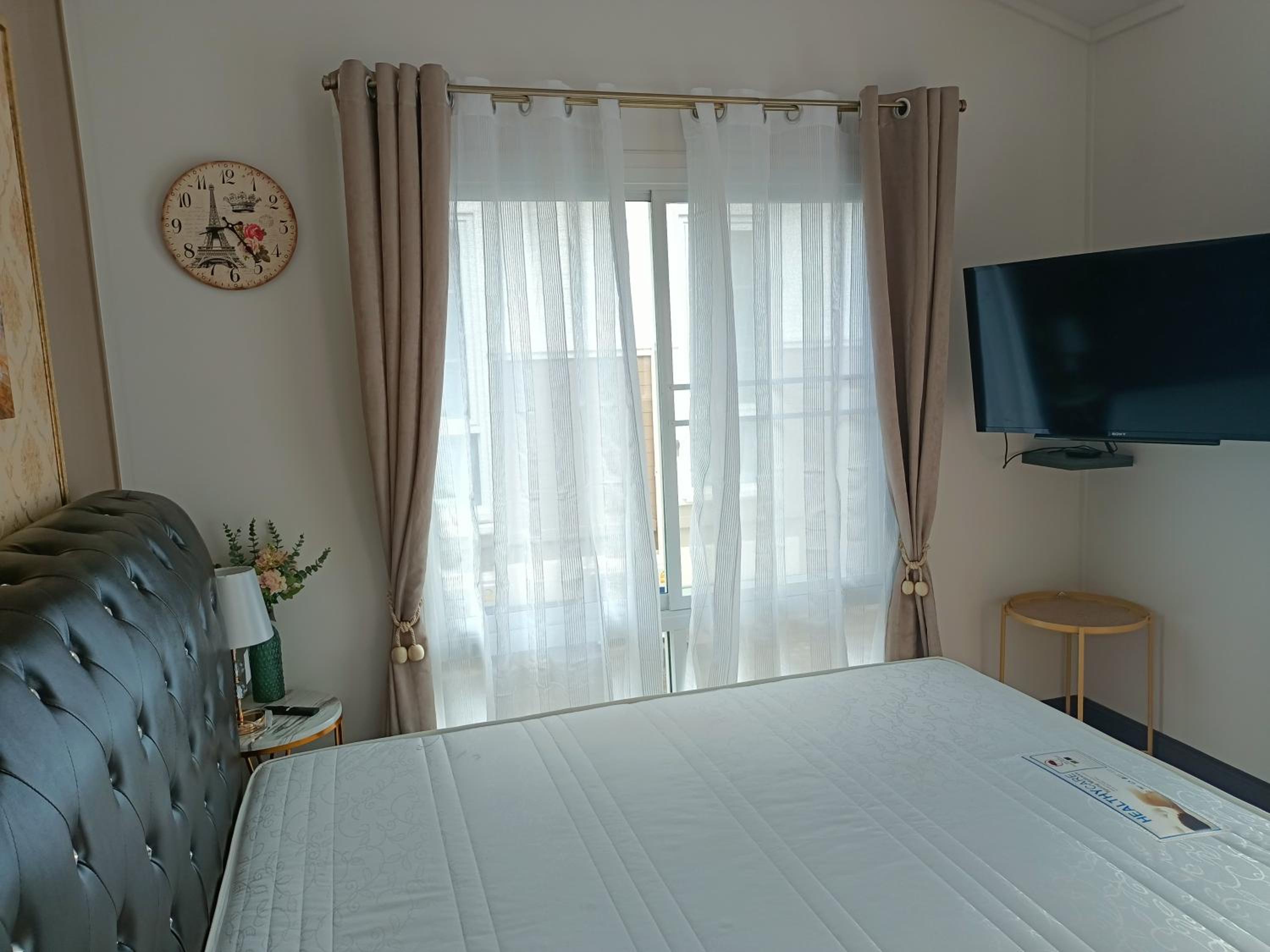Deluxe King Room - Photo 3