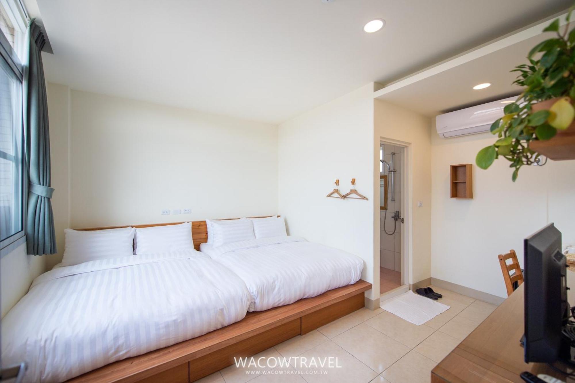 Quadruple Room with Private Bathroom photo 1