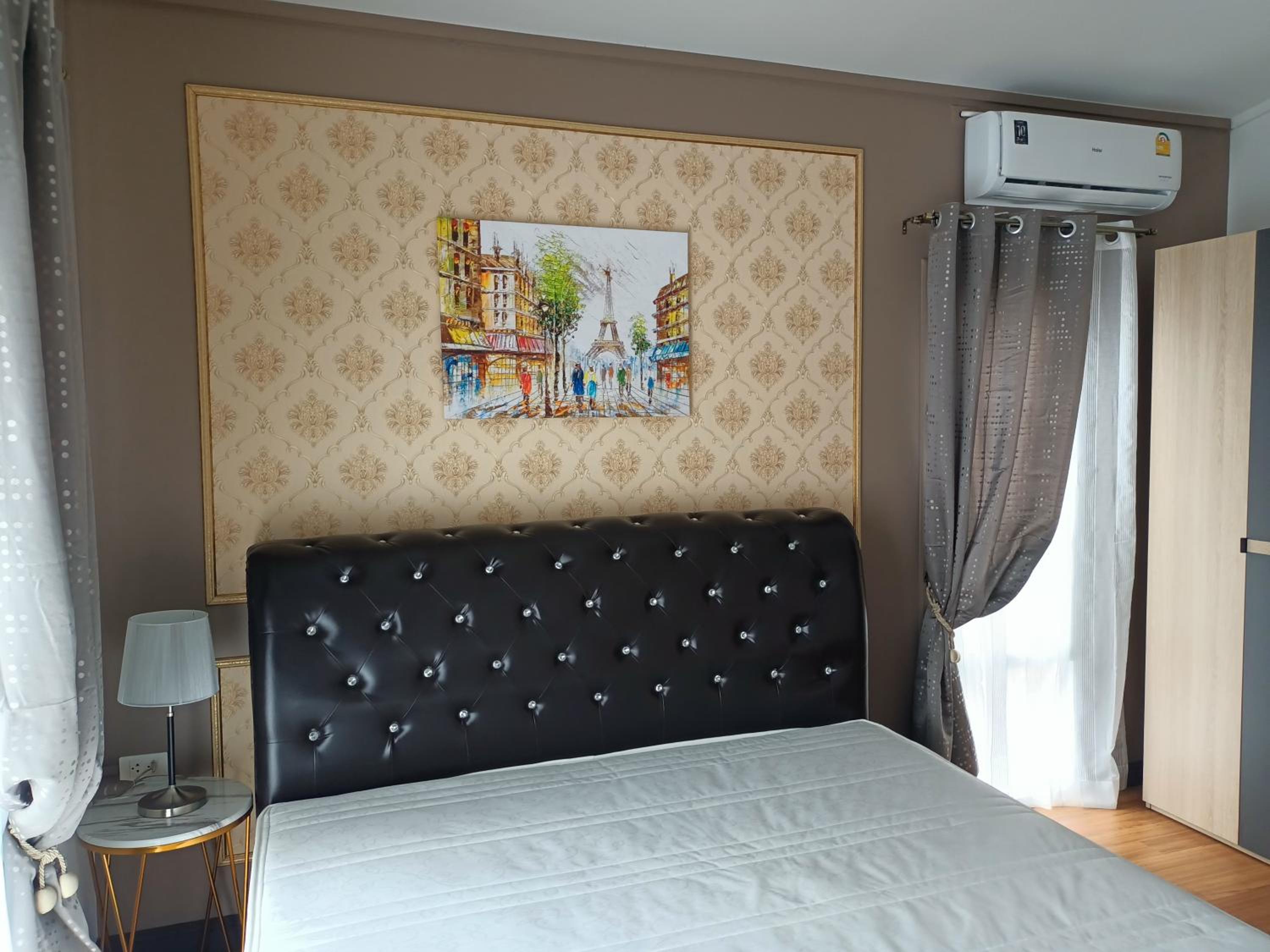 Family Suite with Balcony - Photo 3