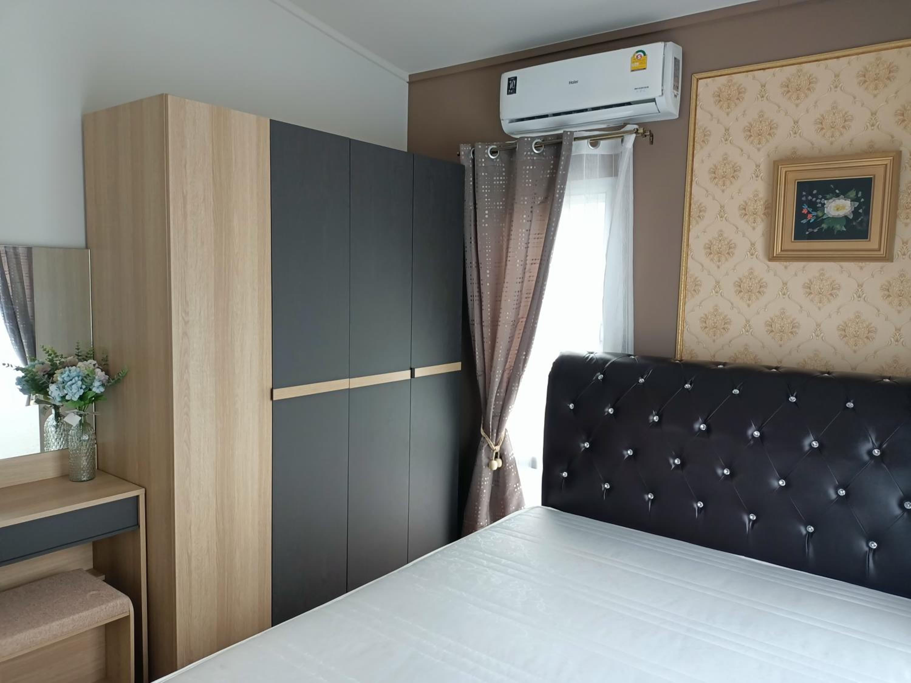 Family Suite with Balcony - Photo 1