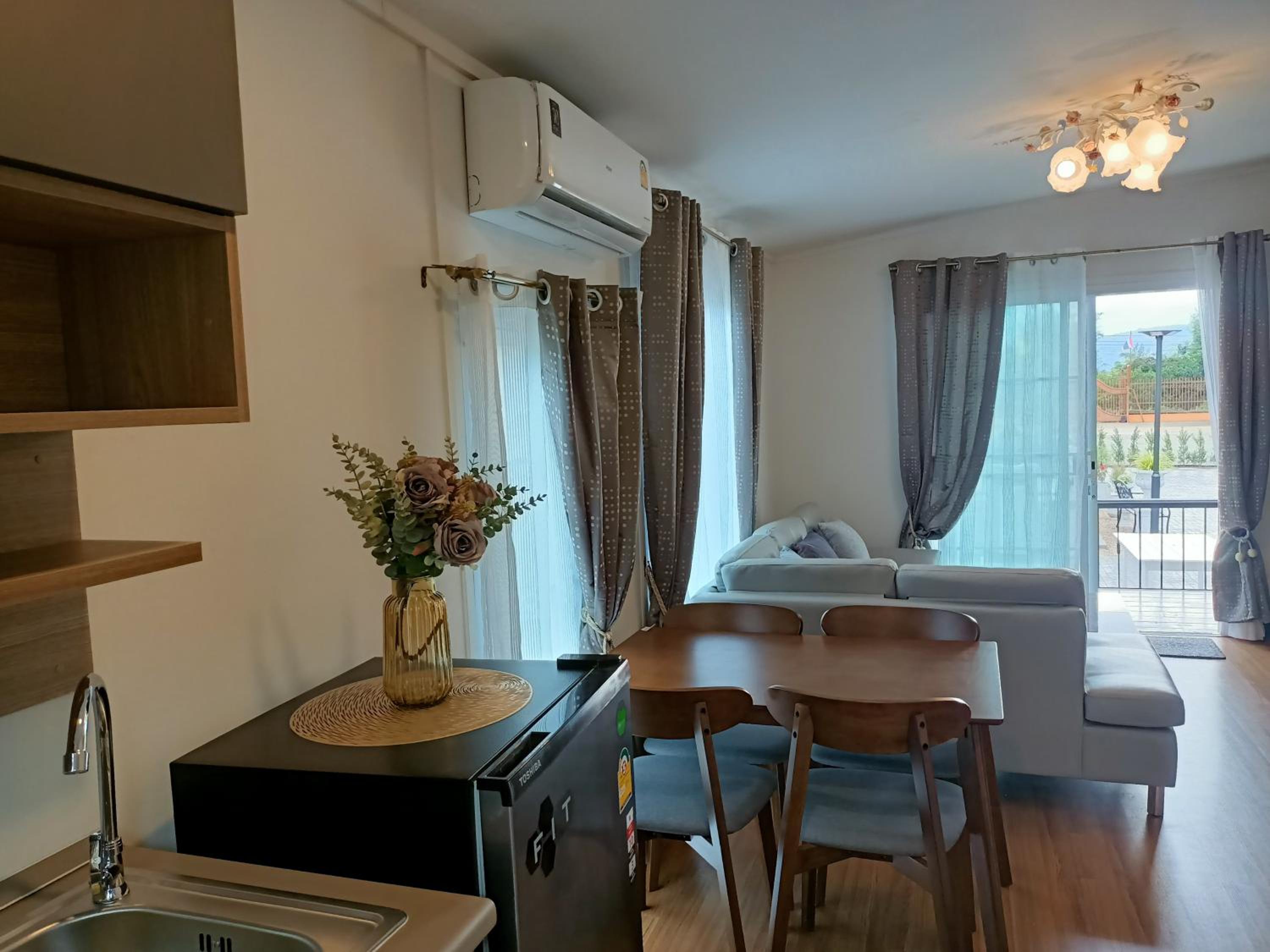 Family Suite with Balcony - Photo 4