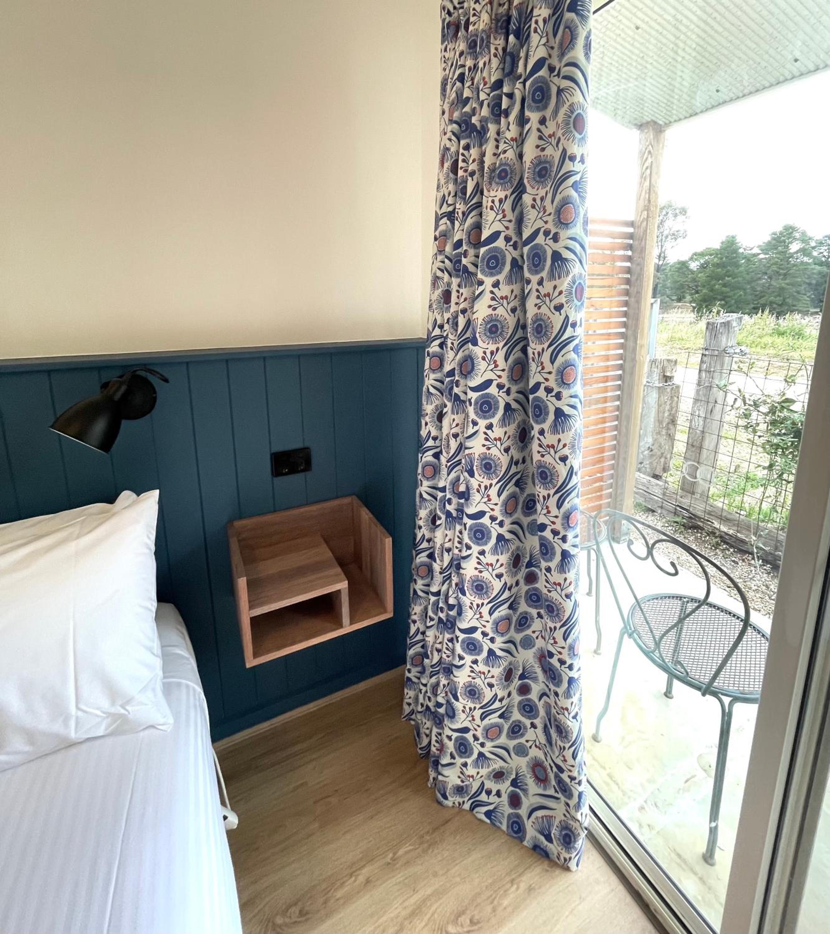 Queen Room photo 2