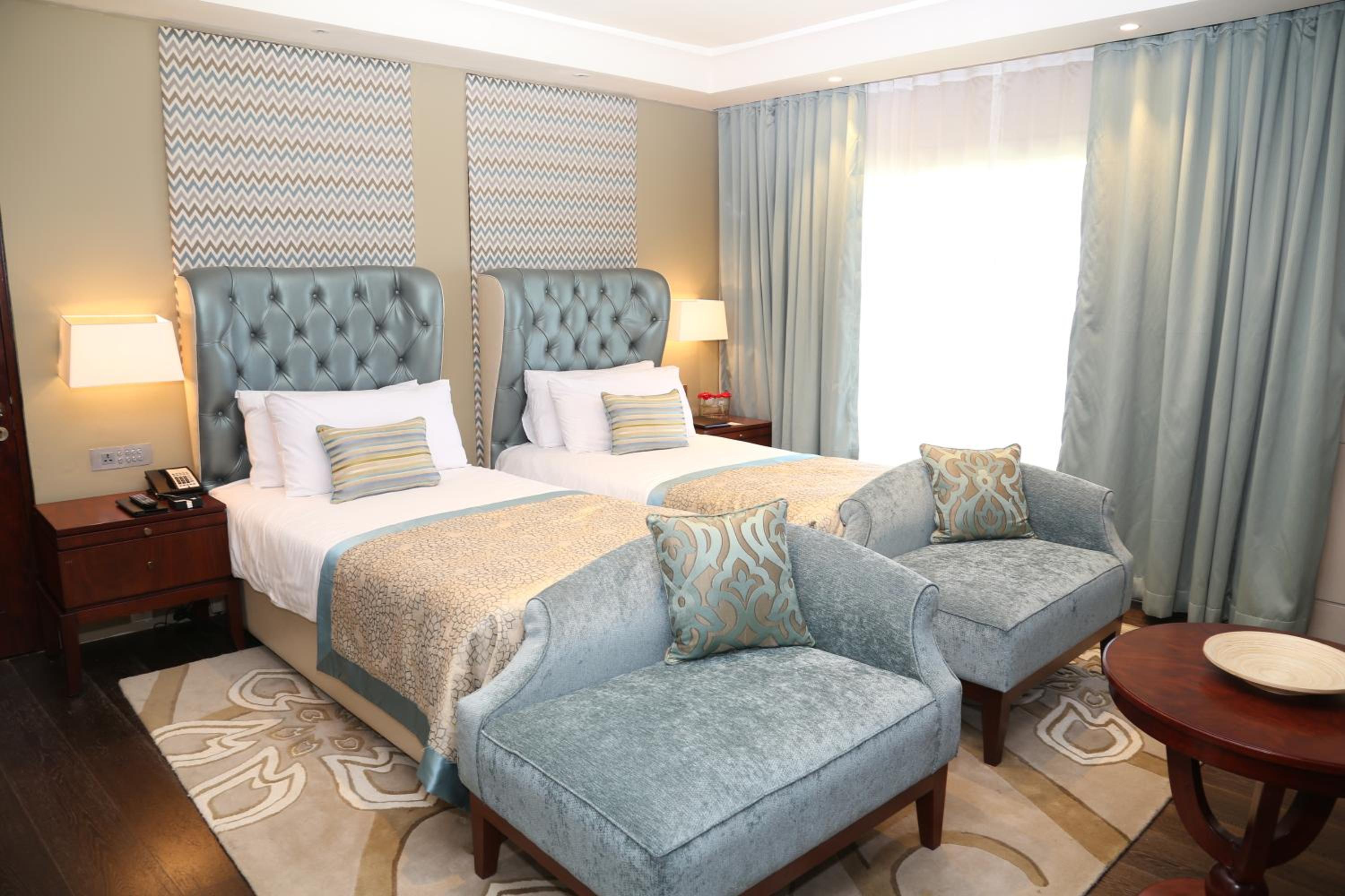Taj Club Room City View Twin Bed - Photo 4